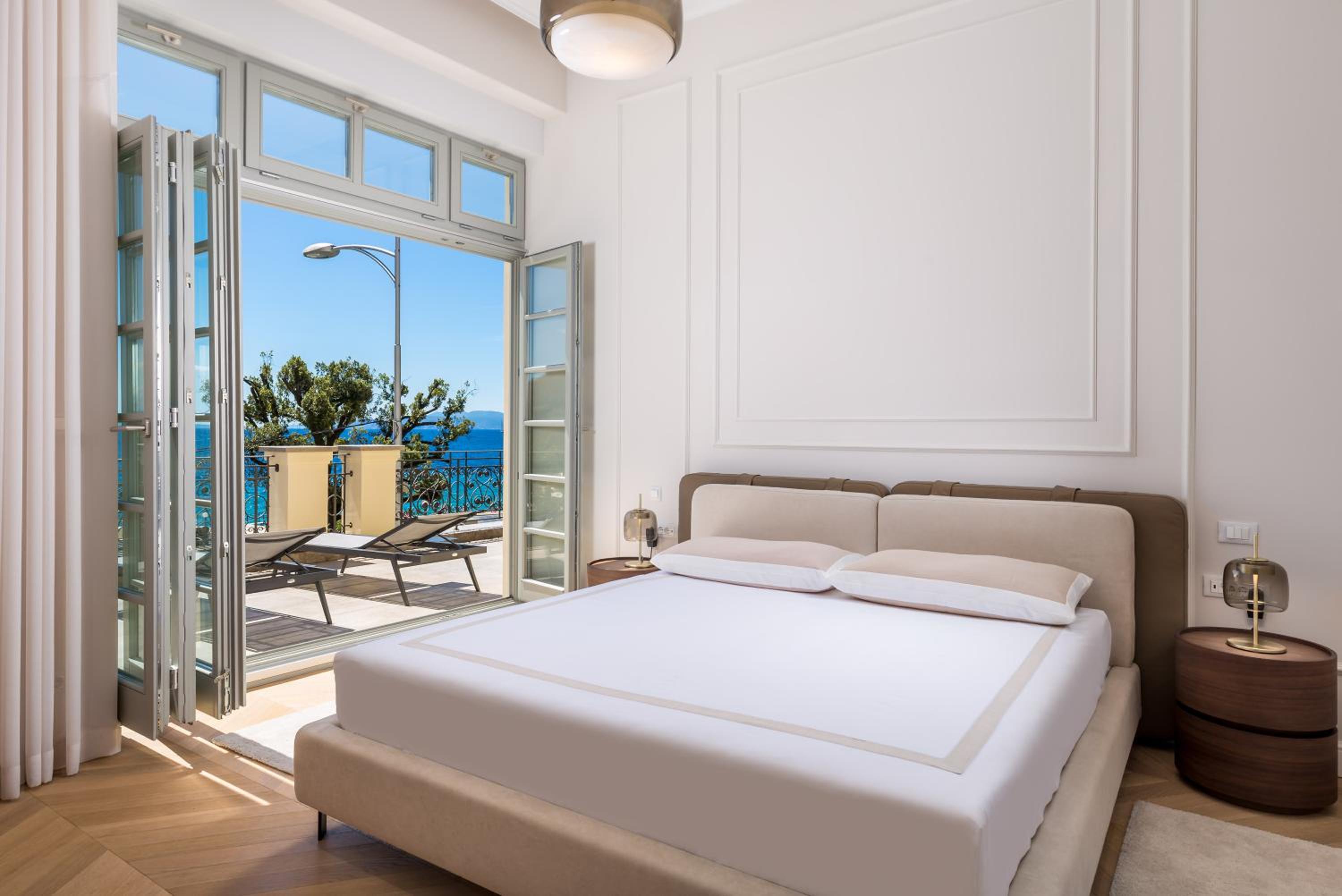 Apartment with Sea View photo 2
