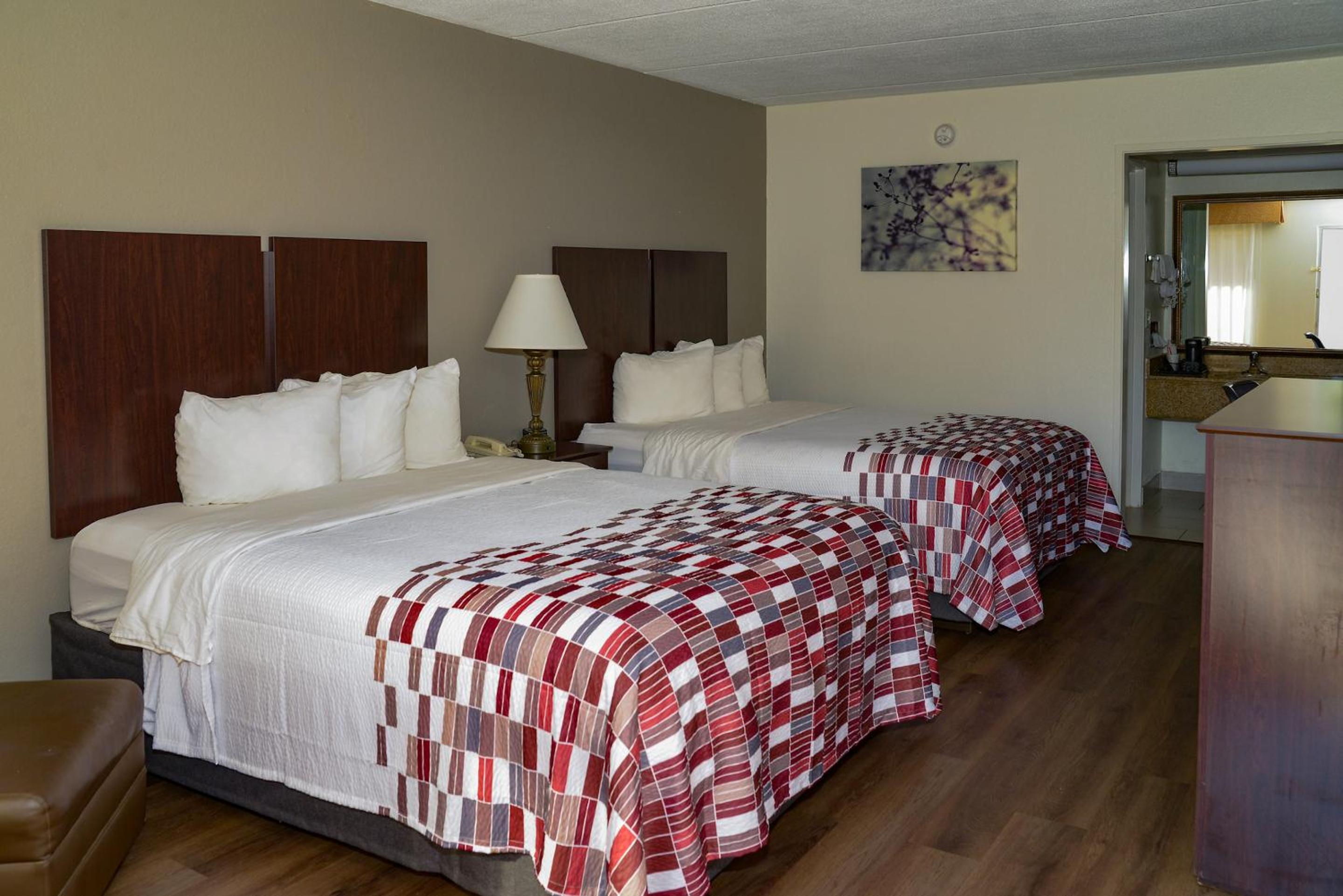 Deluxe Room with Two Queen Beds Non-Smoking - Photo 6