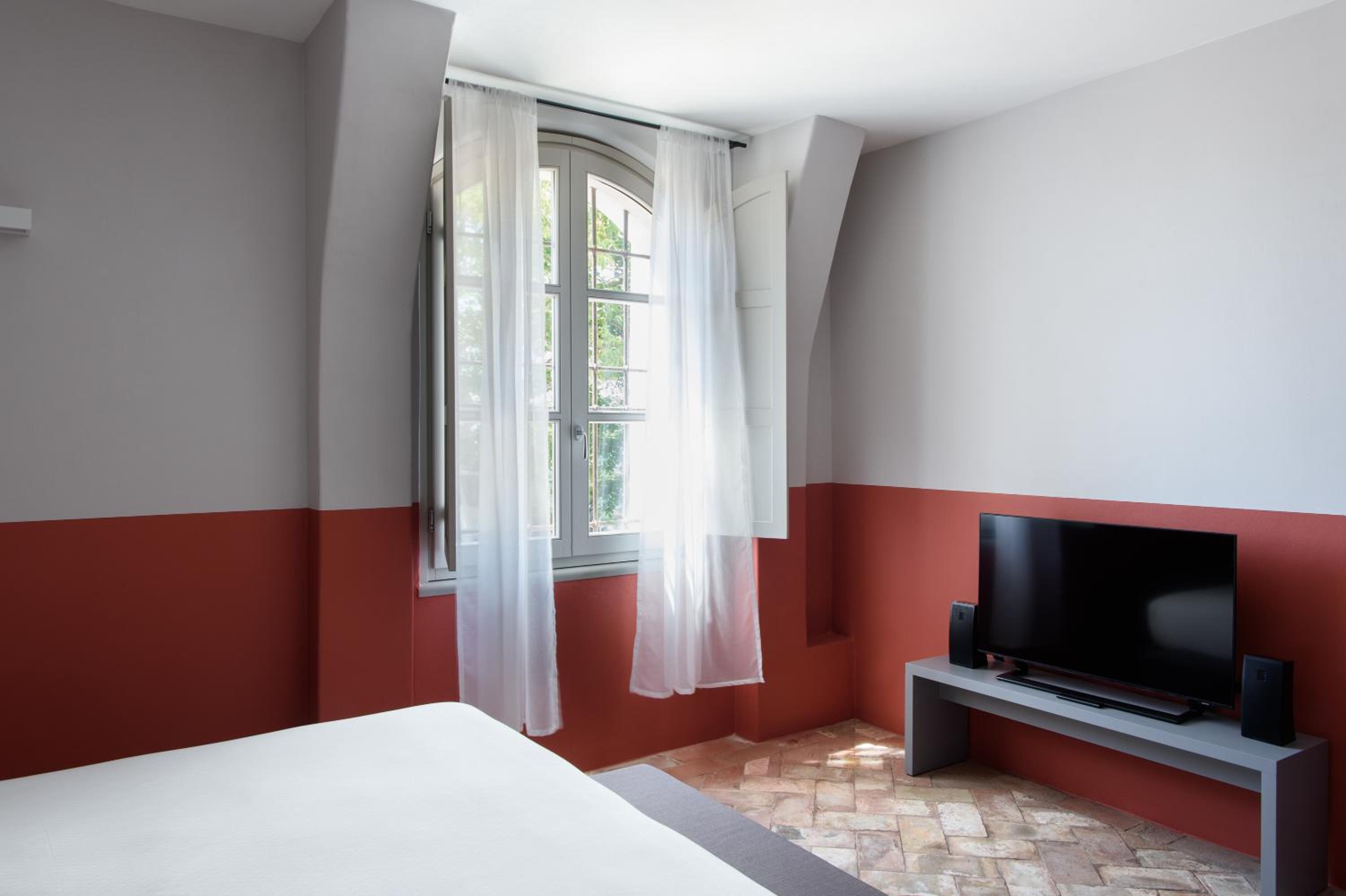 Apartment - Ground Floor - Photo 2