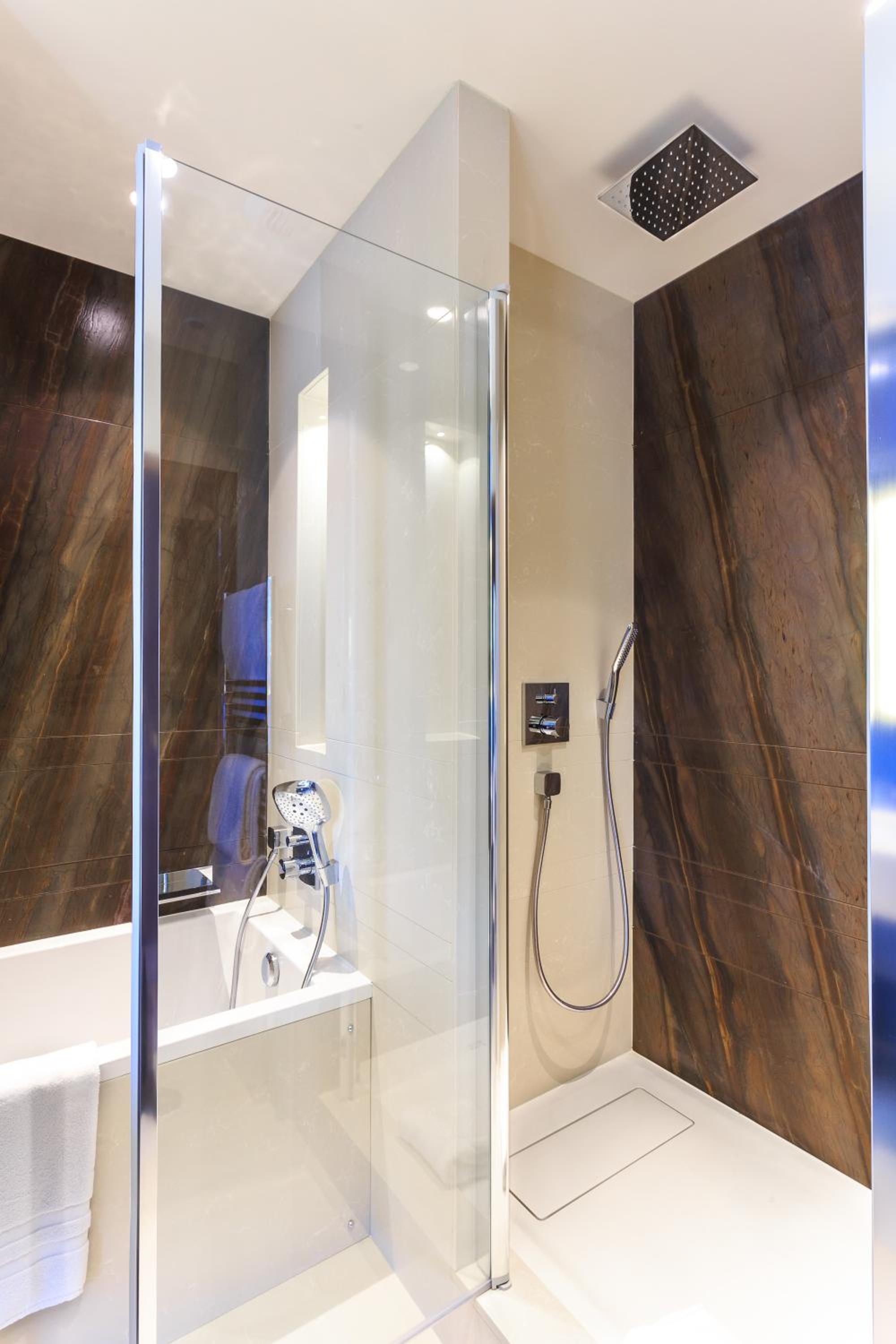 Deluxe Twin Room - Photo 2
