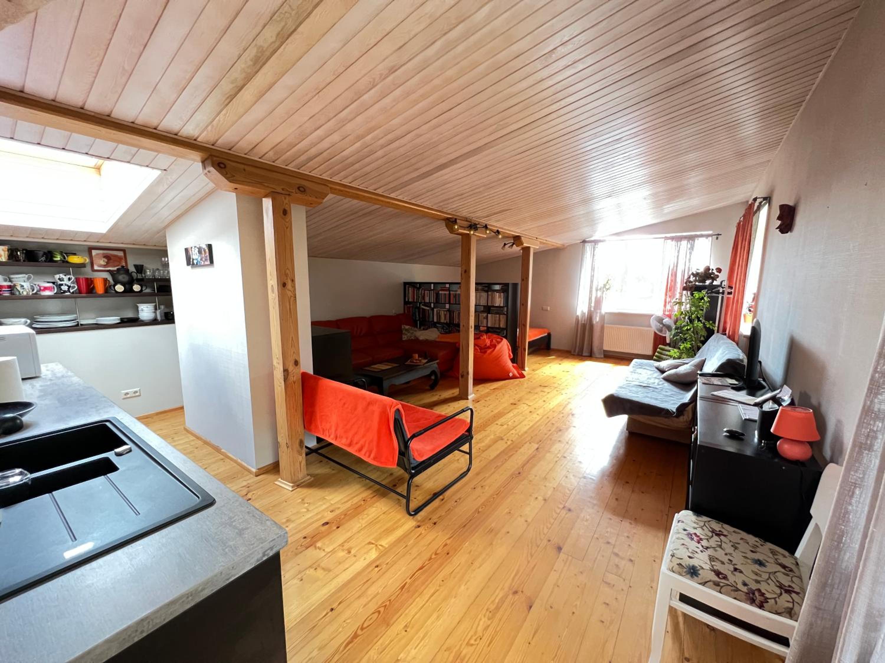 One-Bedroom Apartment - Photo 3