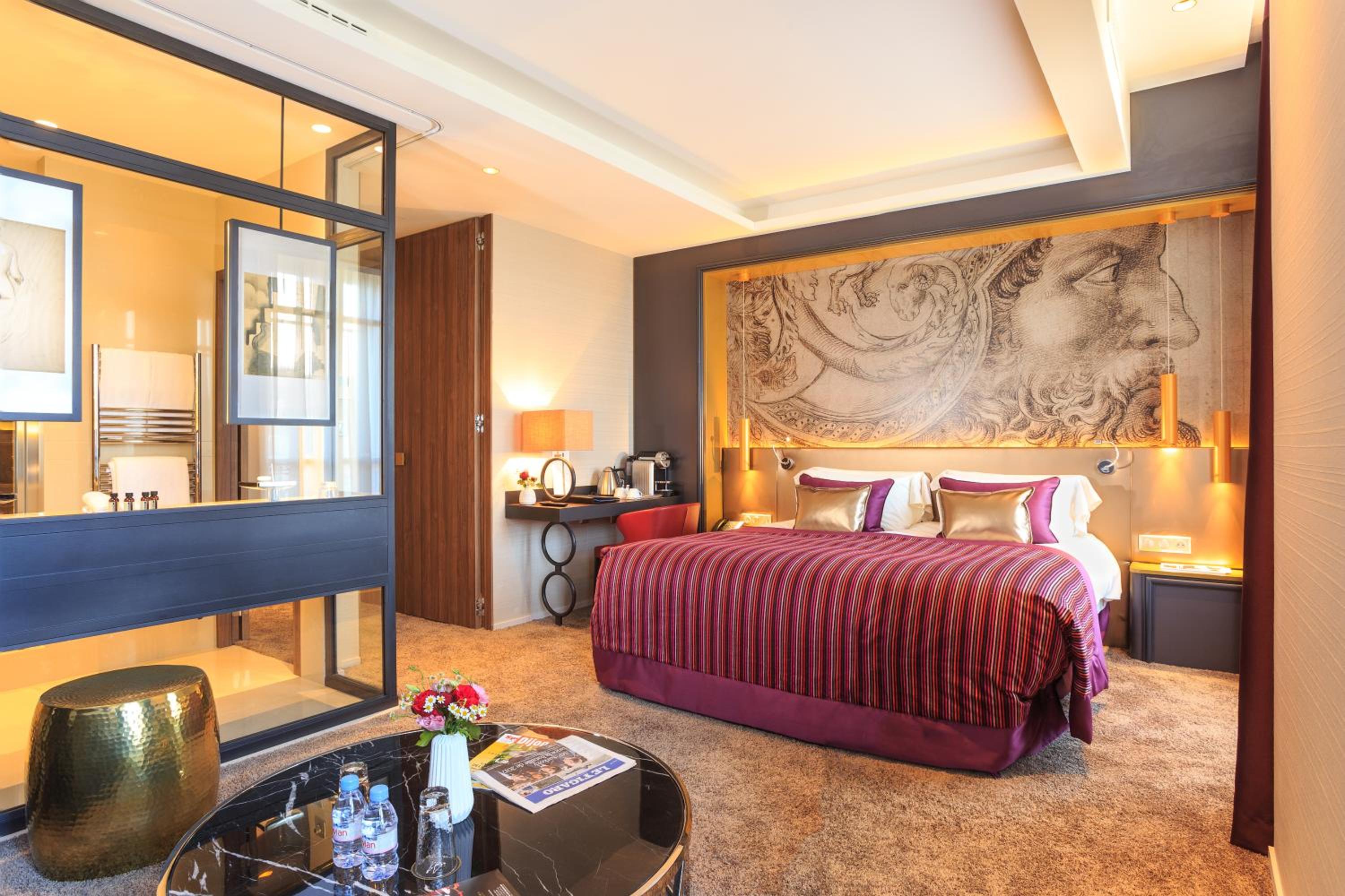 Deluxe King Room - Photo 5