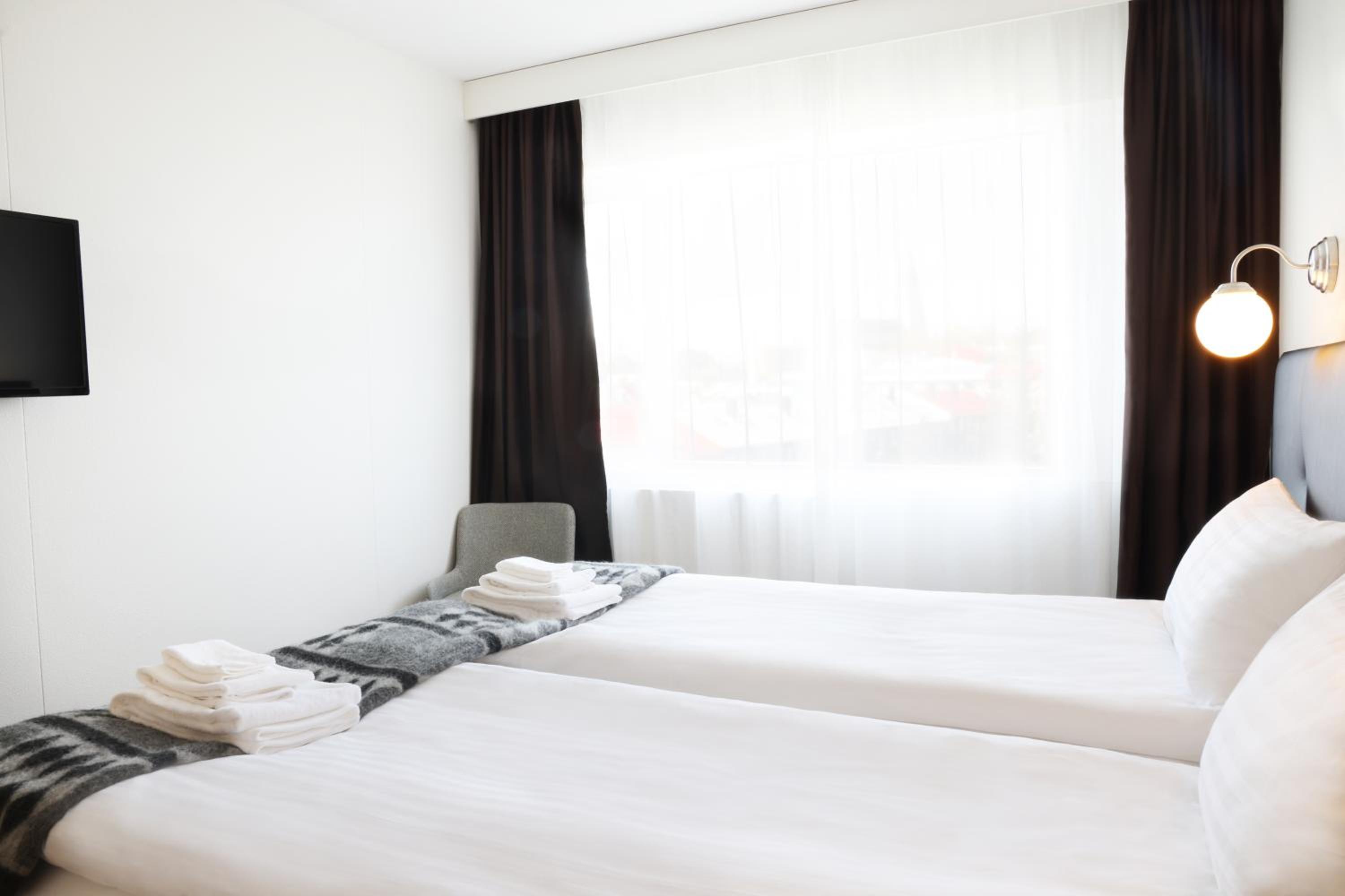 Twin Room - Photo 9
