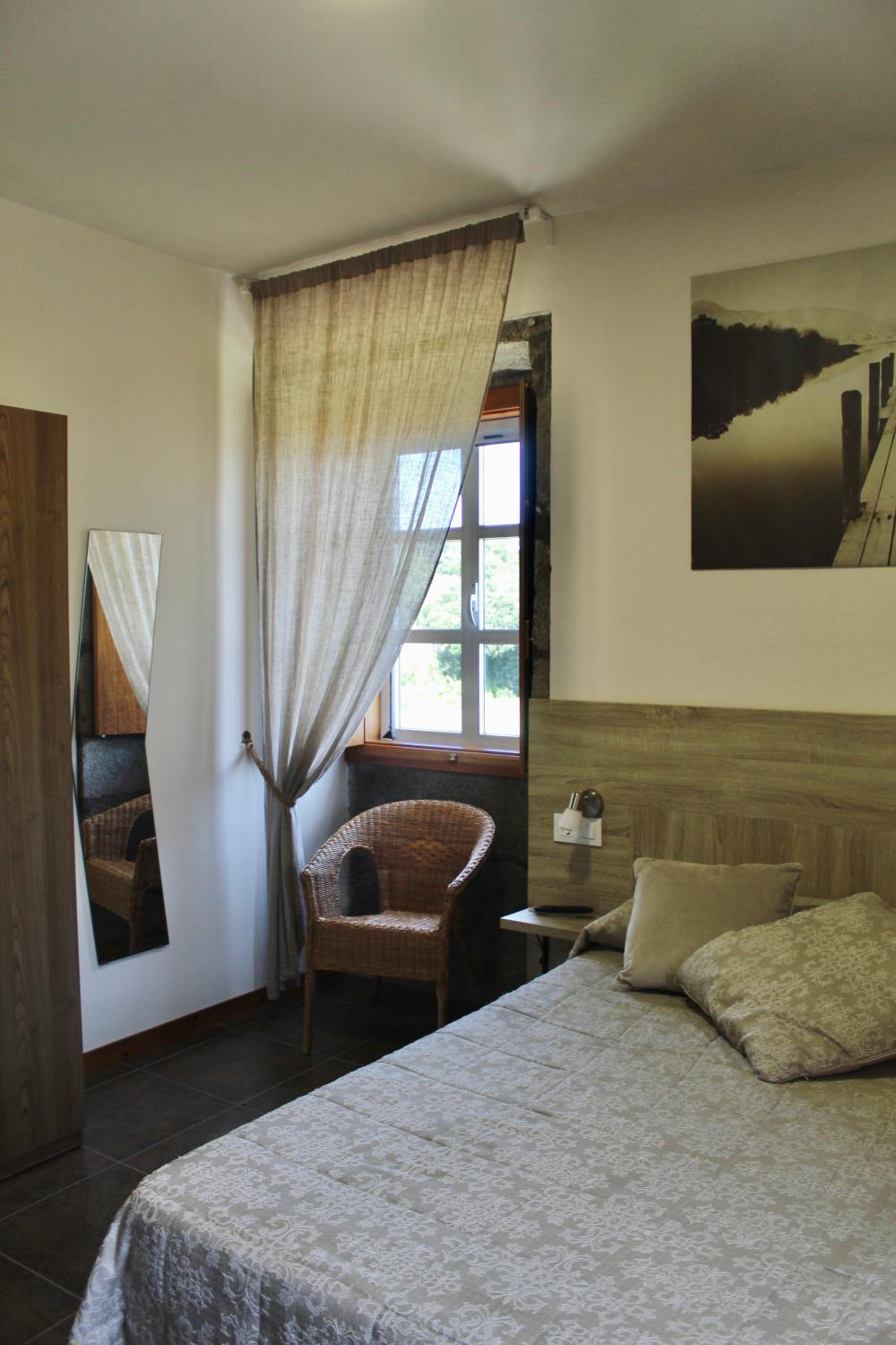 Double Room with Private Bathroom - Photo 11