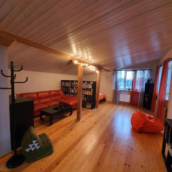 One-Bedroom Apartment - Photo 1