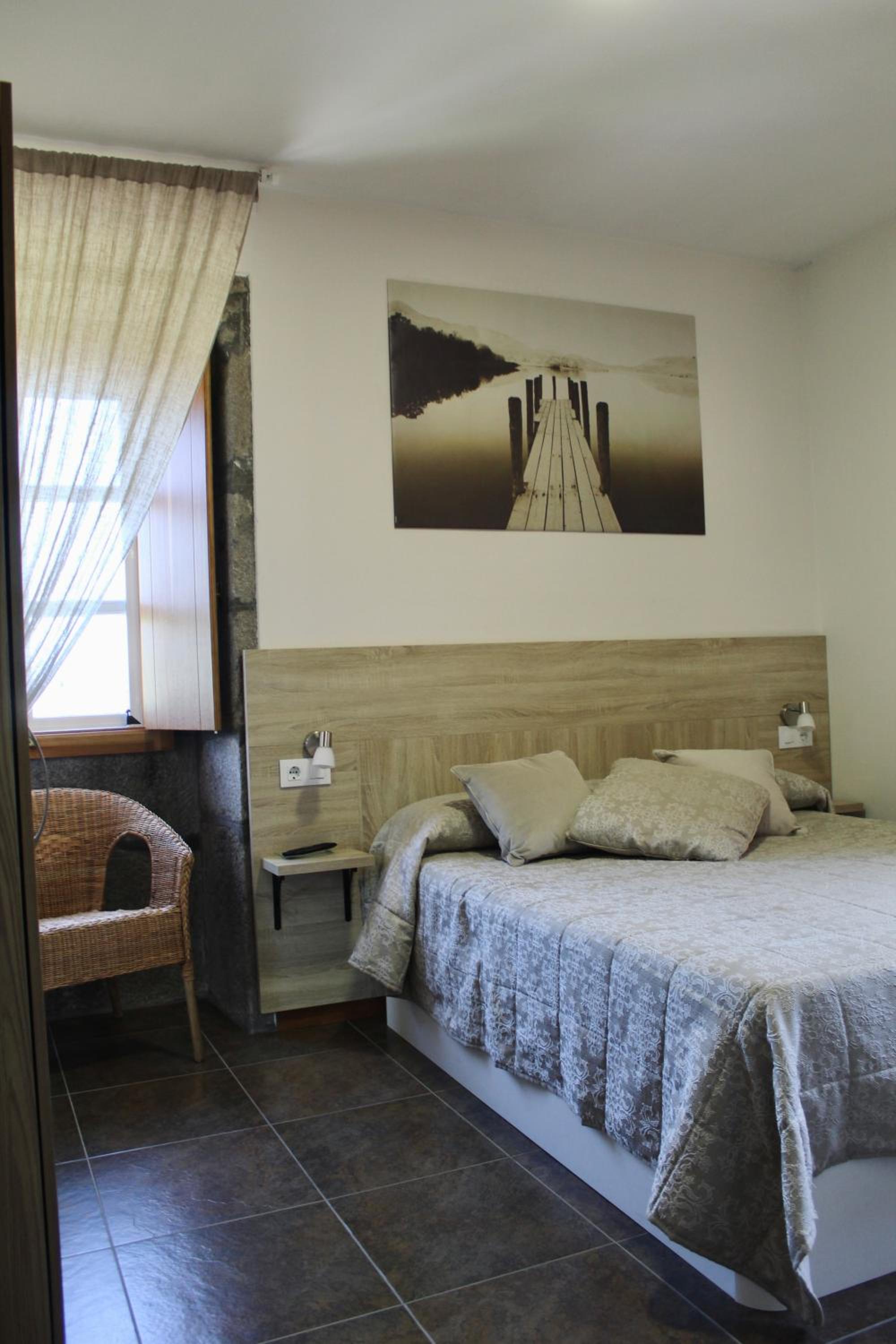 Double Room with Private Bathroom - Photo 14