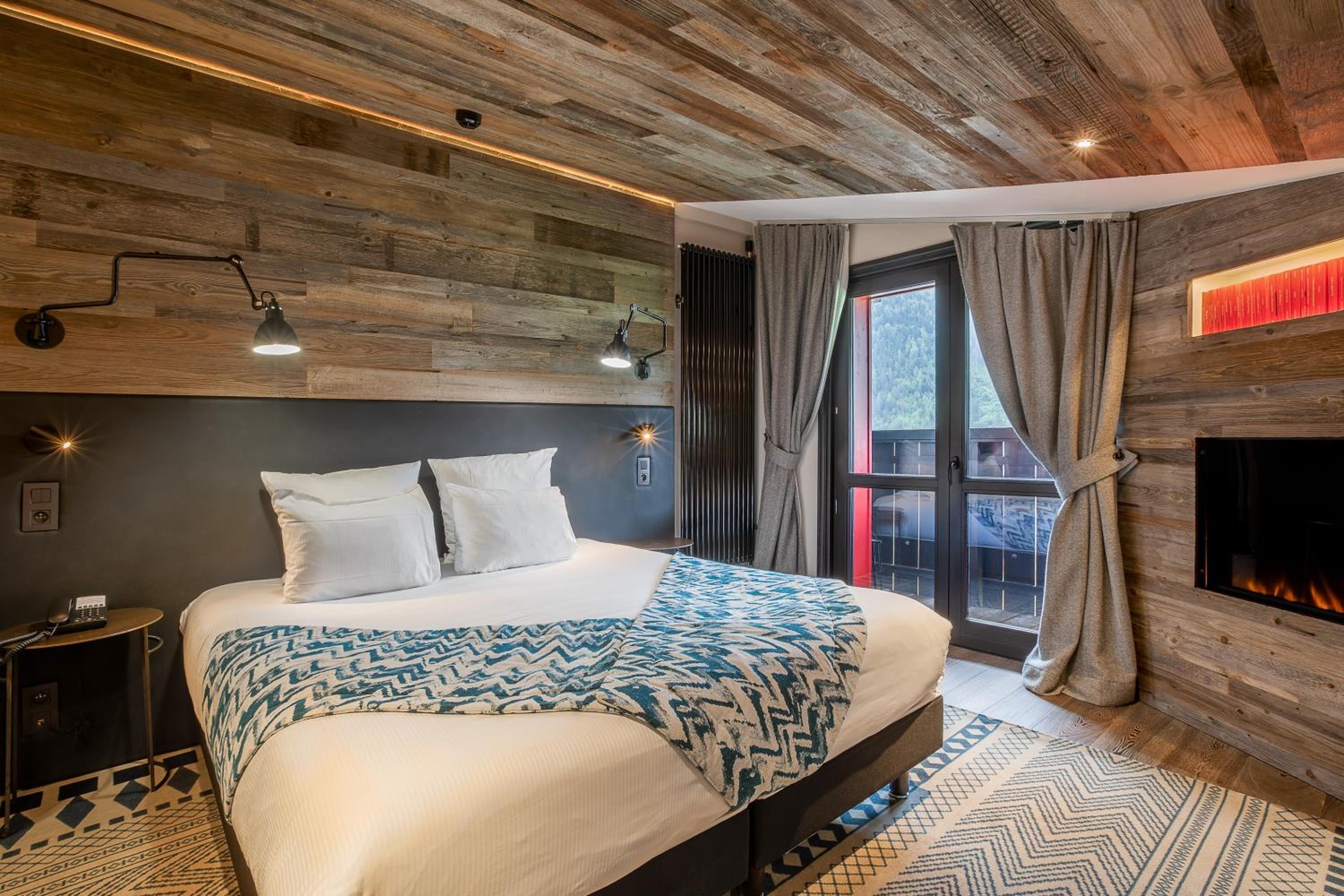 Superior Suite - Photo 7