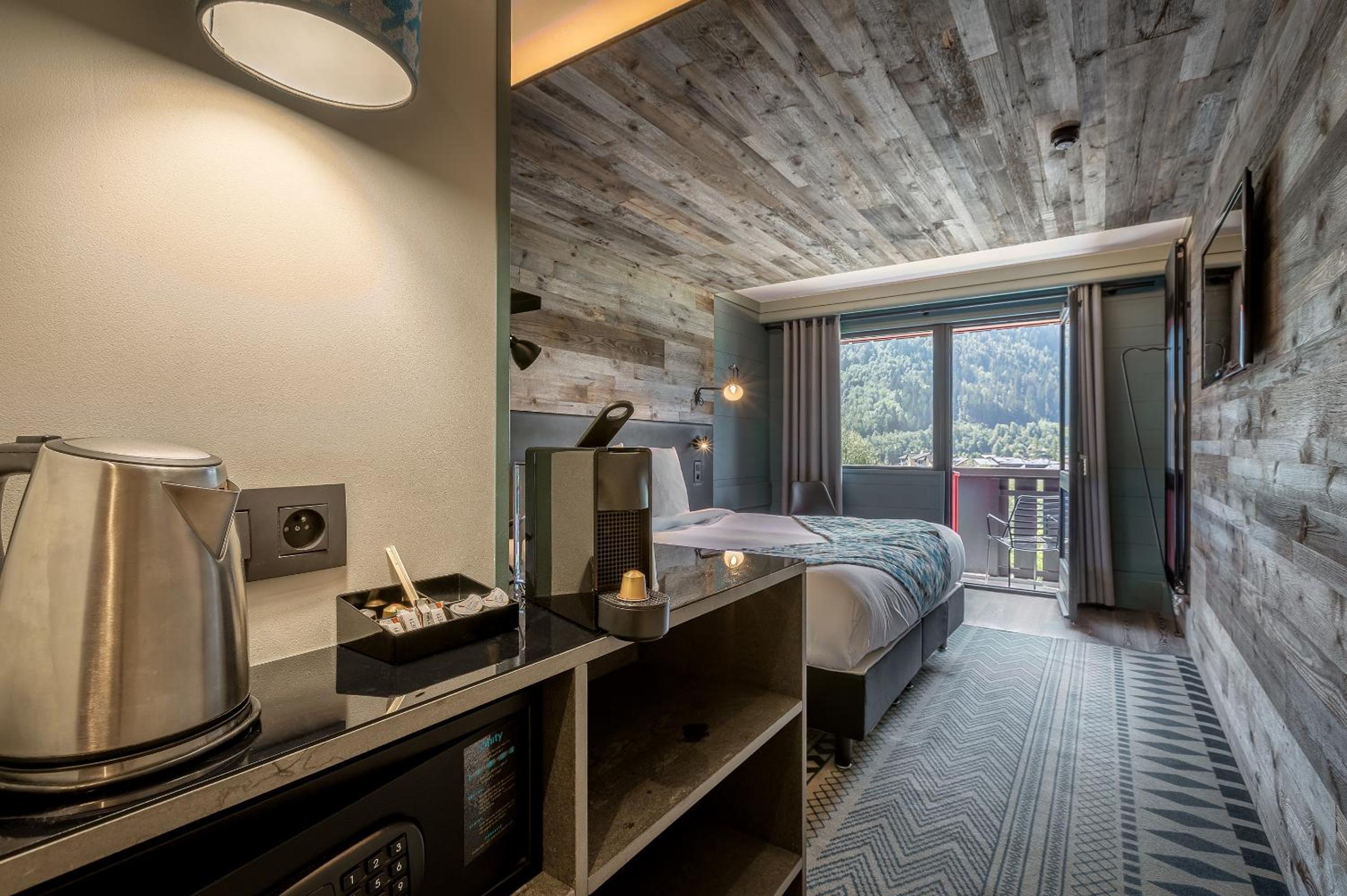 Double or Twin Room with Mont Blanc View - Photo 4