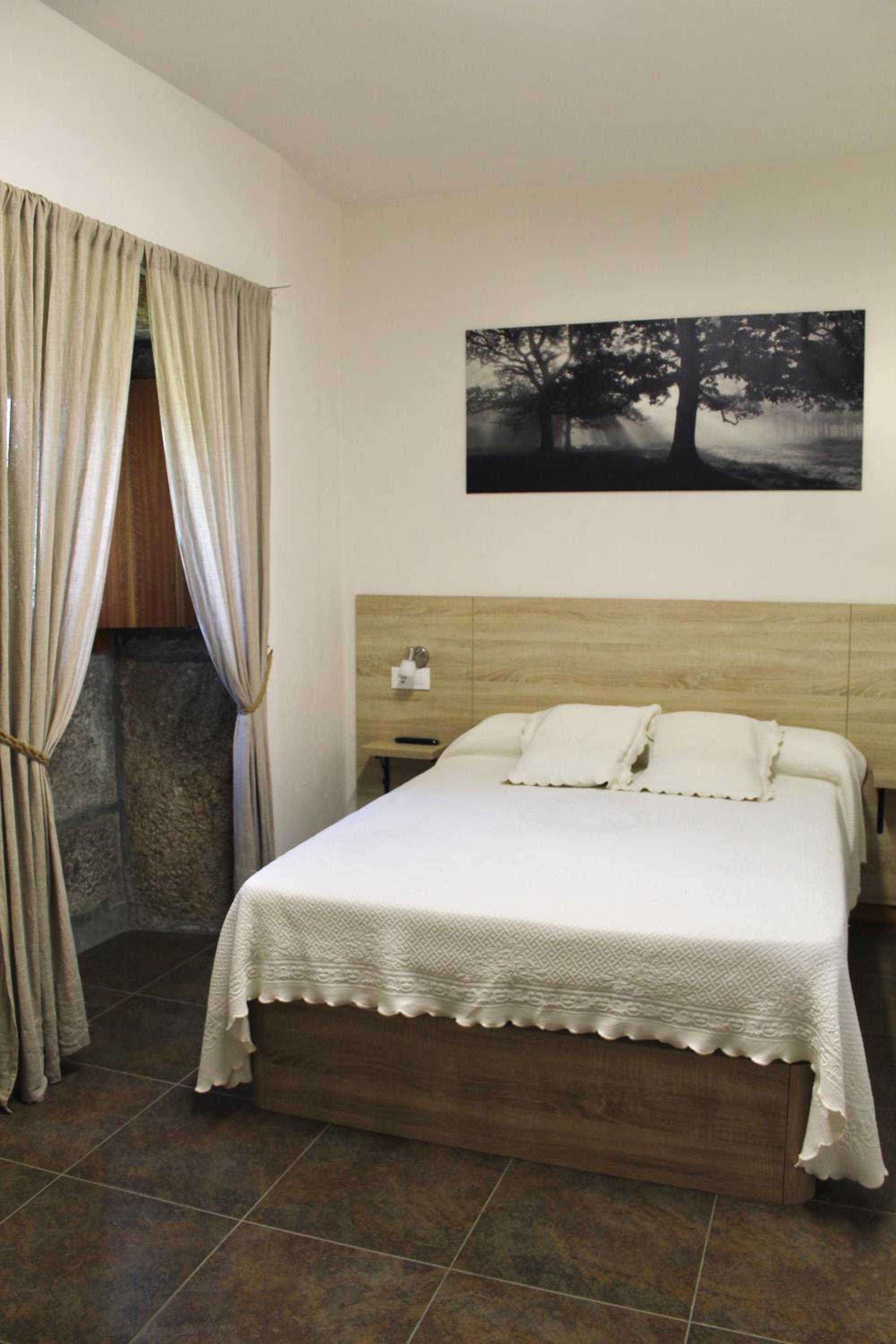 Double Room with Private Bathroom - Photo 1