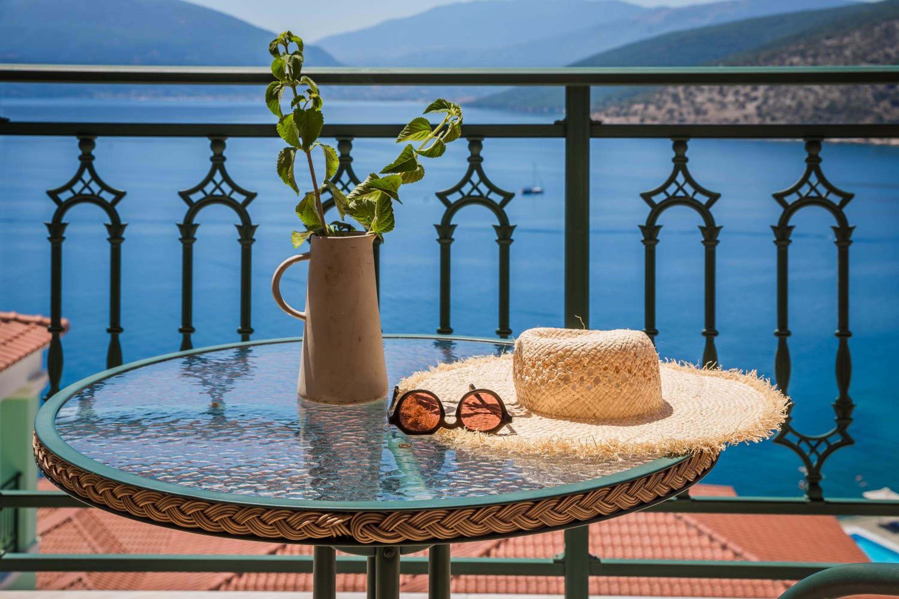 One Bedroom Villa with Private Pool & Sea View photo 2