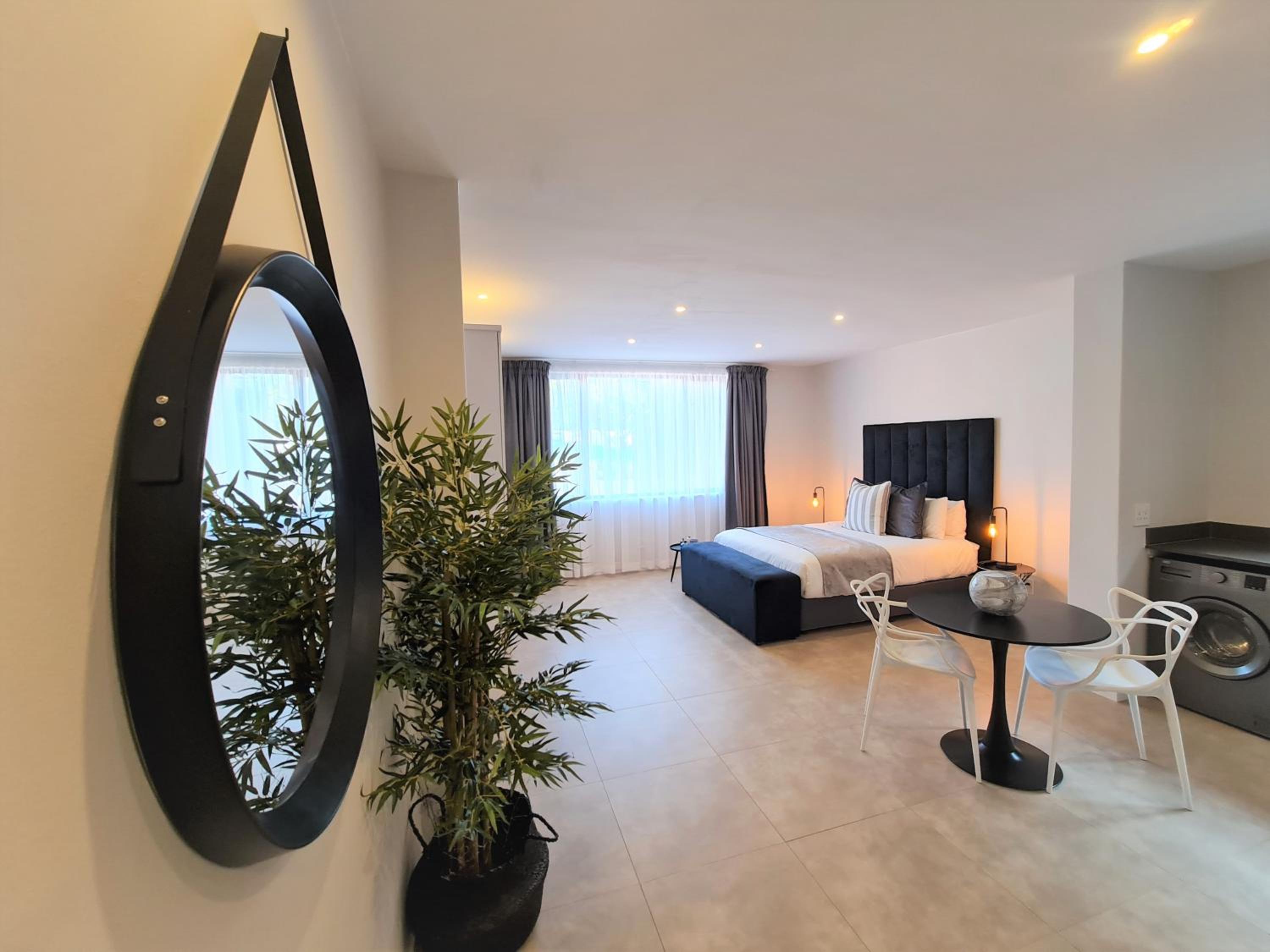 One-Bedroom Superior Apartment photo 1