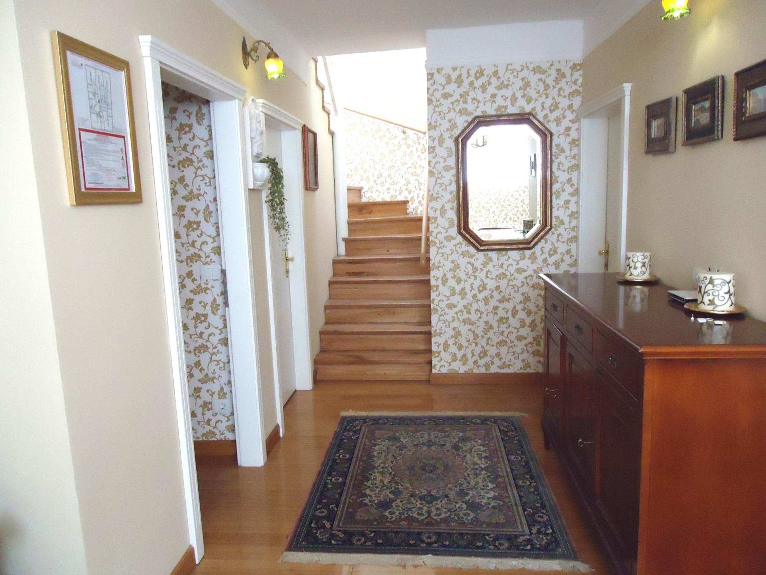 Family Room - Photo 3