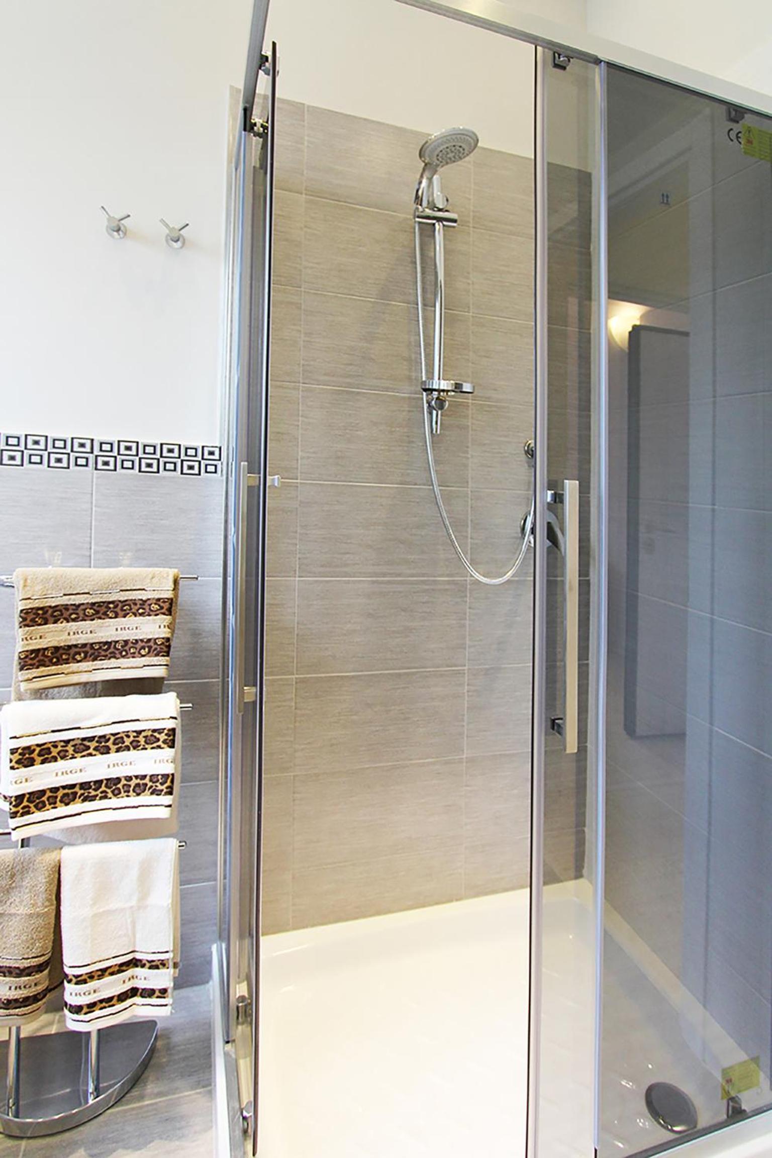 Superior Quadruple Room - Photo 5