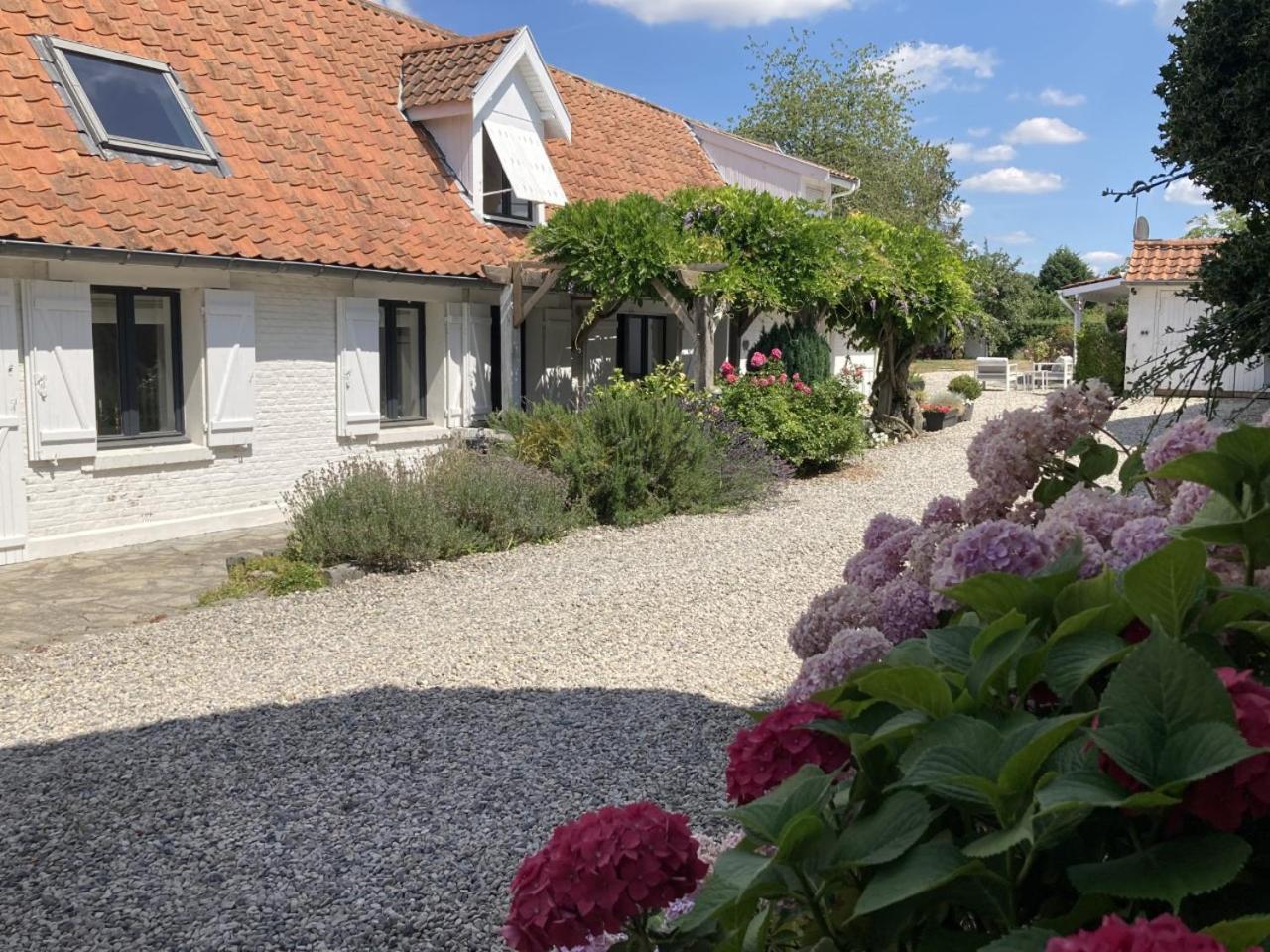 Double or Twin Room with Garden View - Photo 18