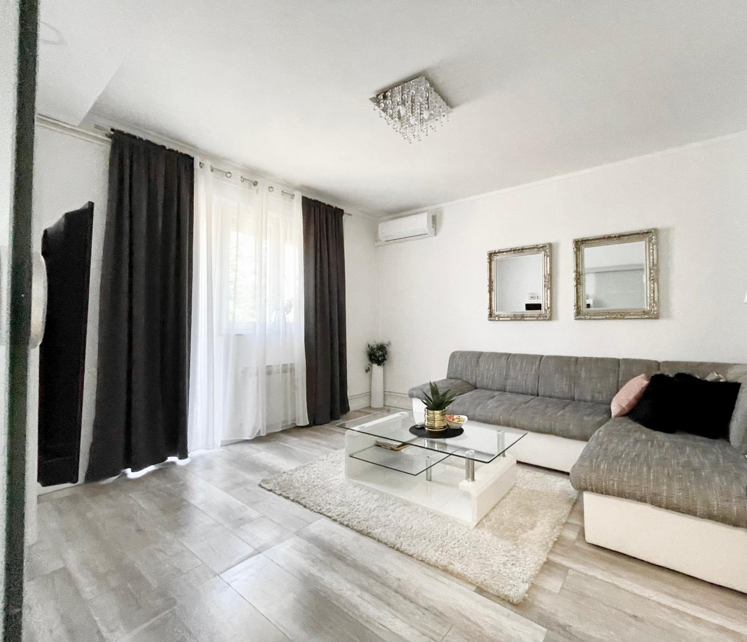 One-Bedroom Apartment - Photo 53