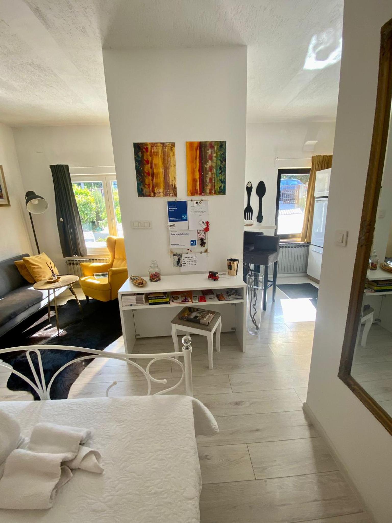 Apartment photo 1
