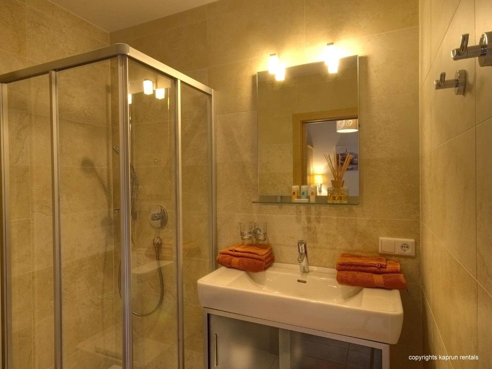 Two-Bedroom Apartment with Balcony and Mountain View  photo 2