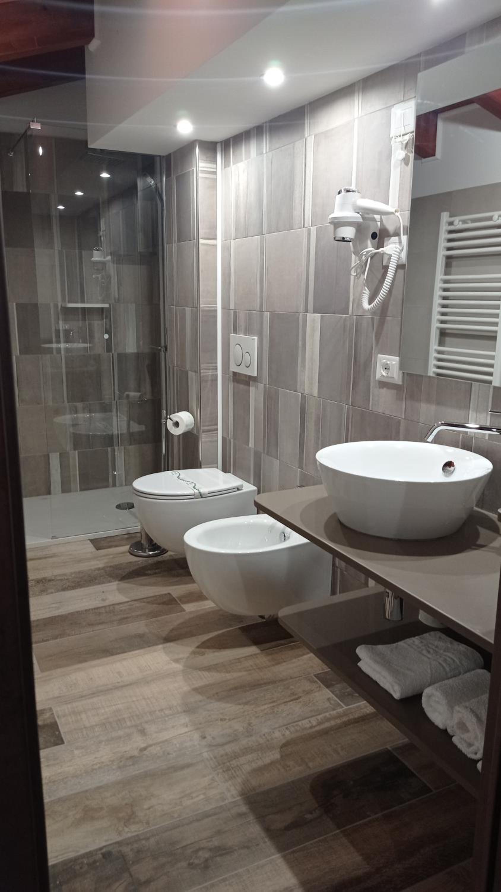 Superior Double Room - Photo 3