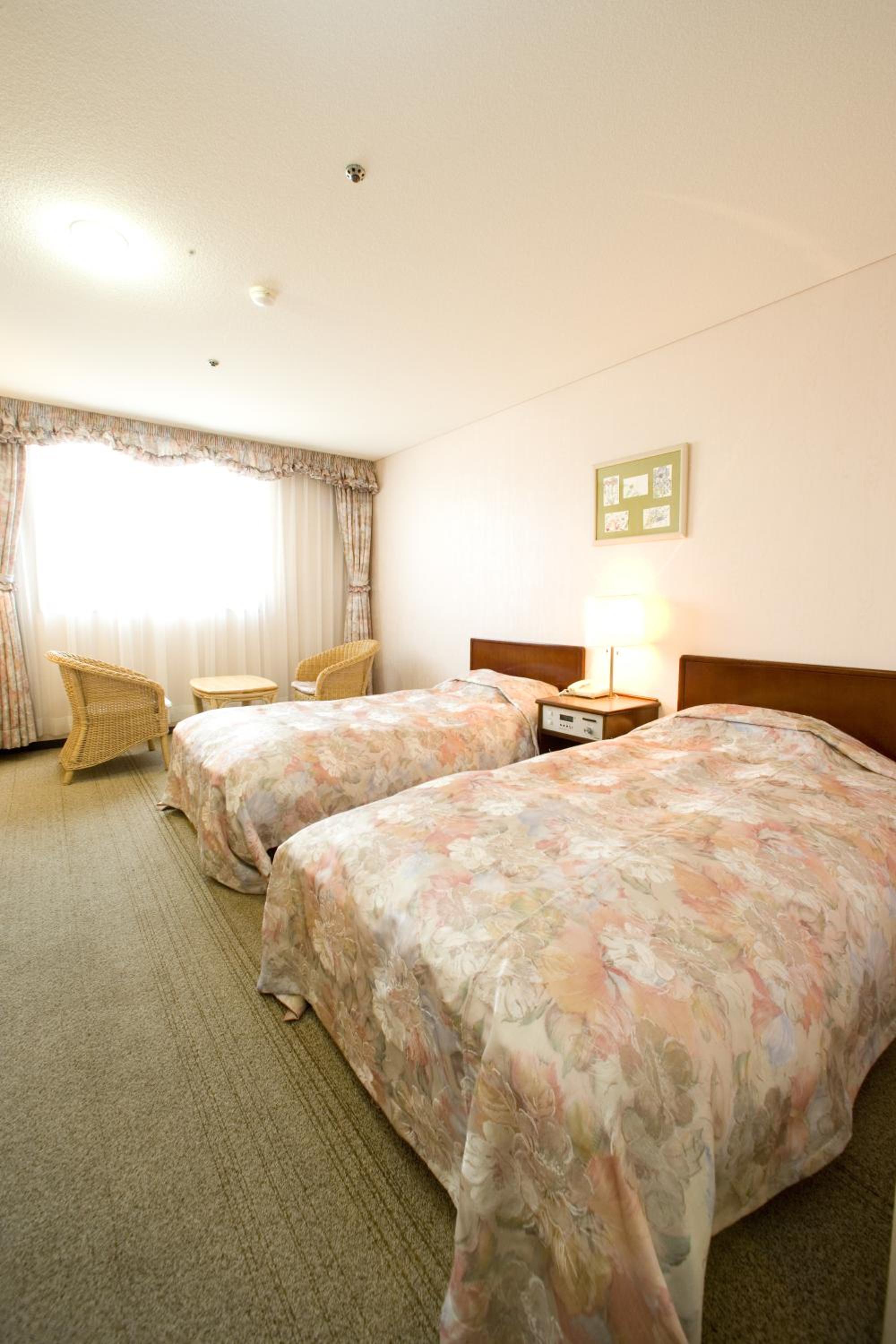 Twin Room - Non-Smoking