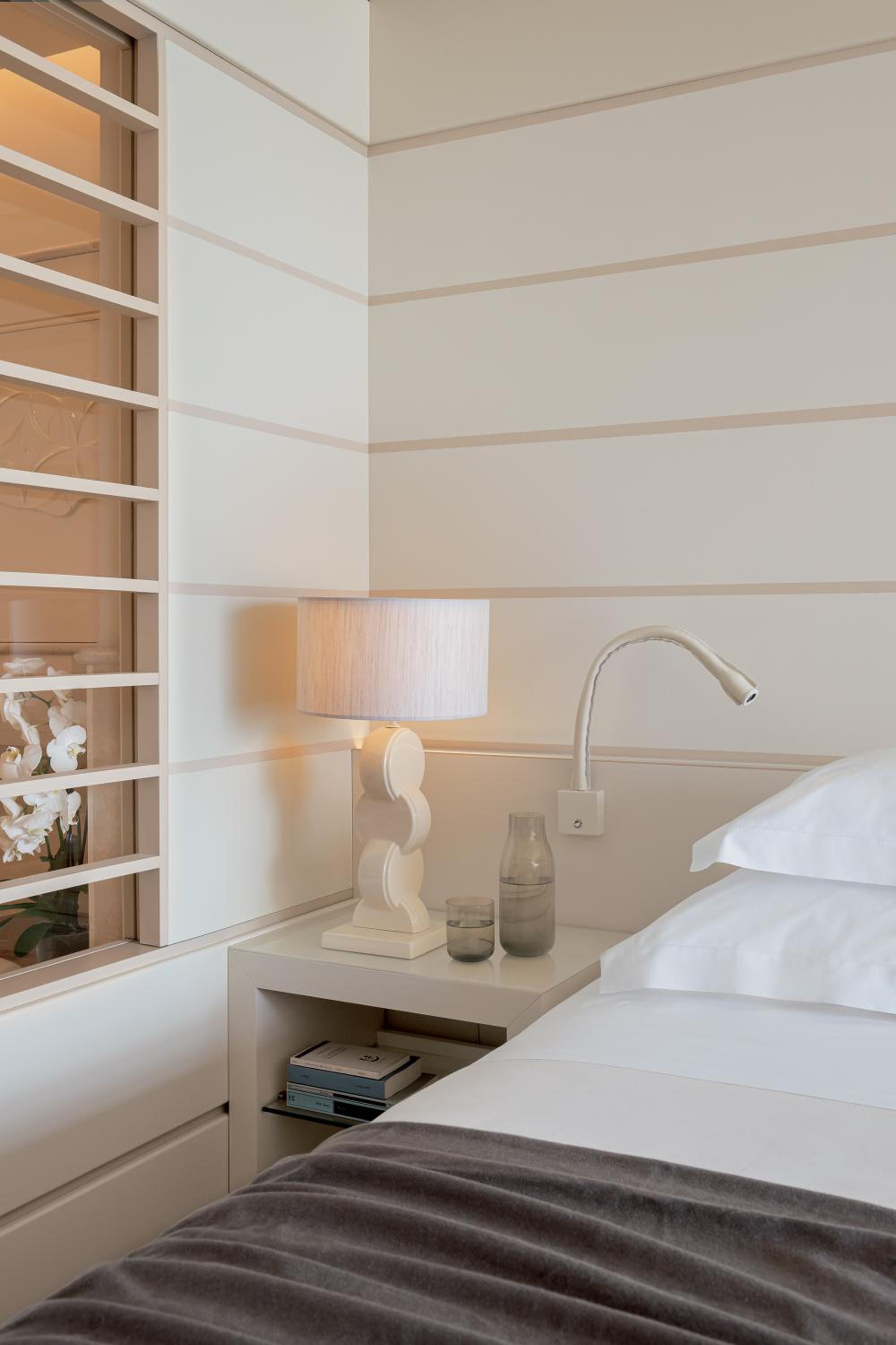 Family Room with Lake View