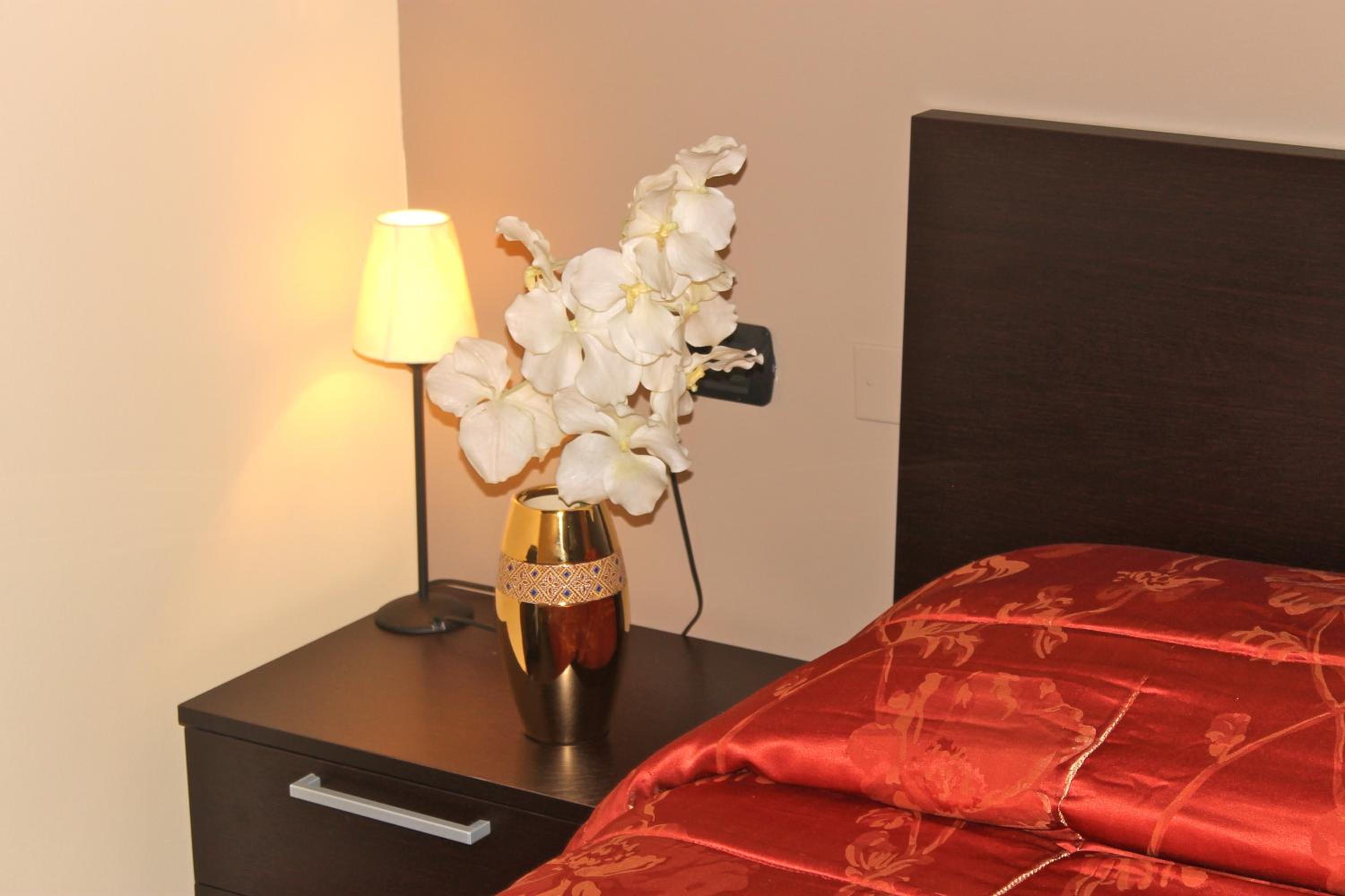 Bungalow with Kitchenette - Photo 1