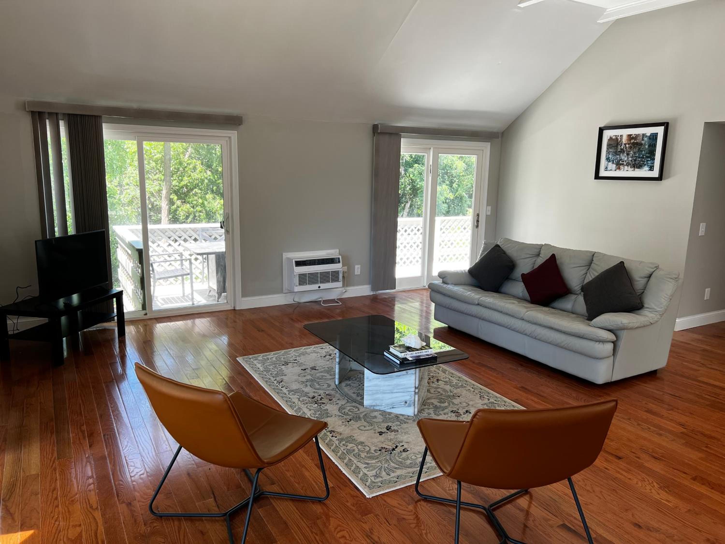 Apartment photo 1