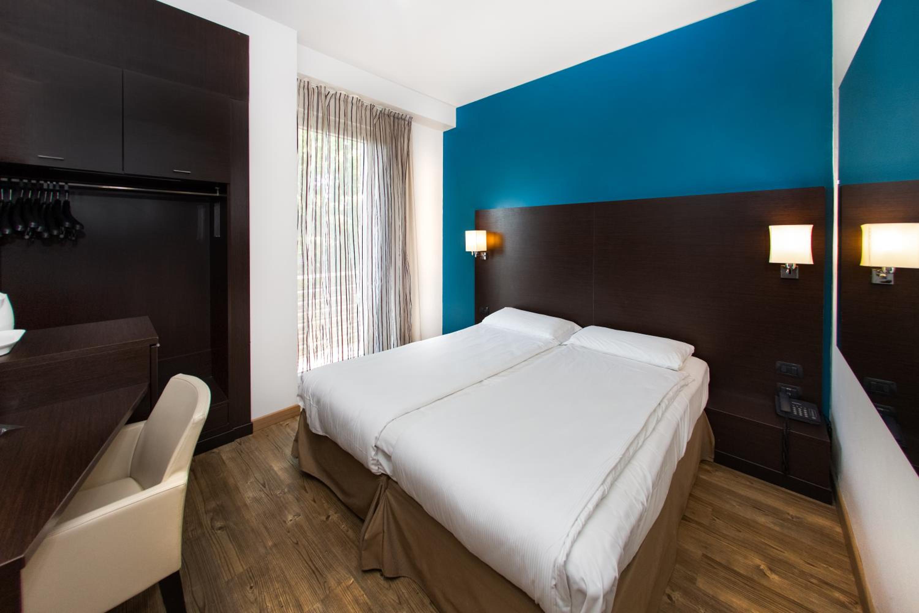 Double Room - Photo 2
