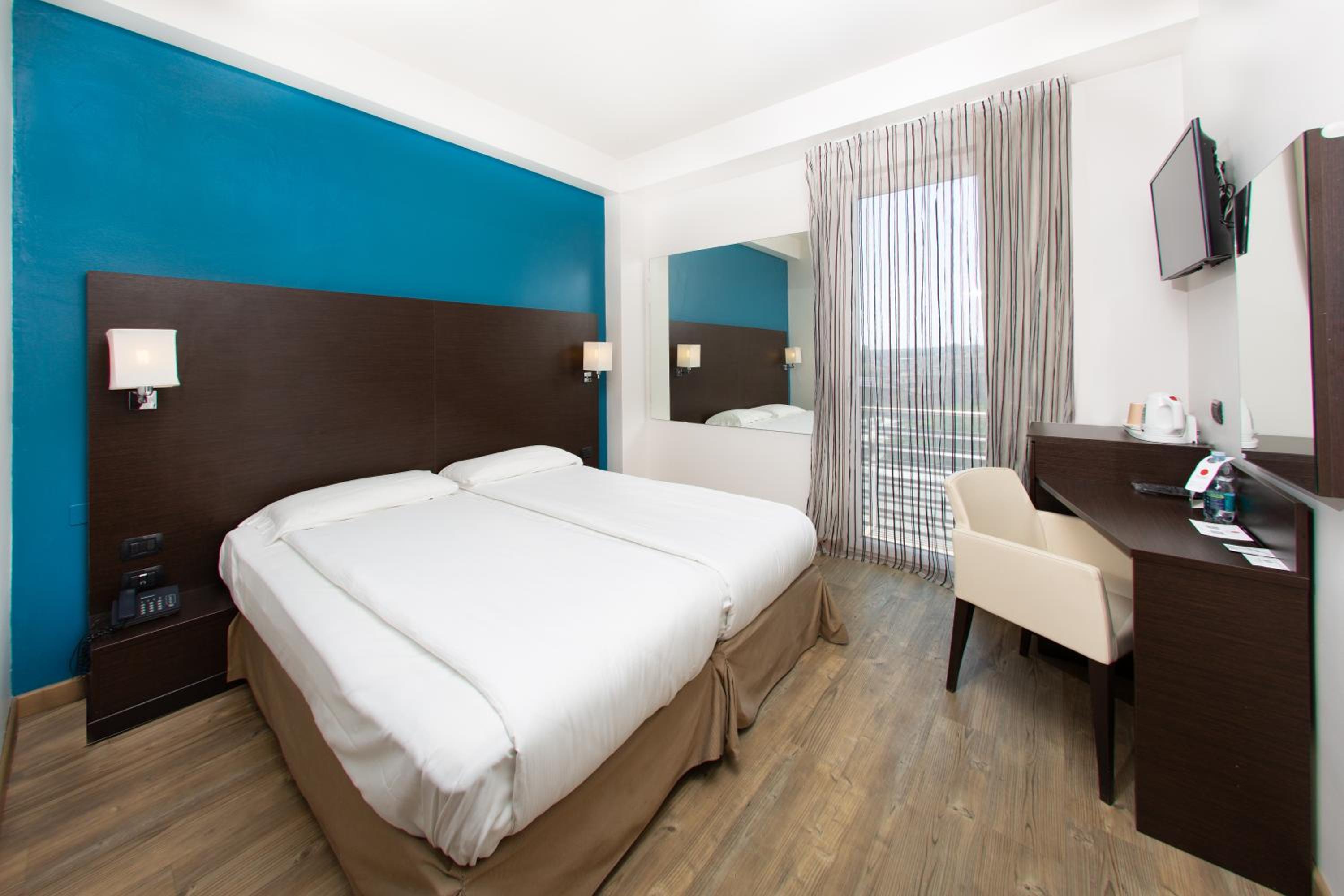 Double Room with Lake View photo 2
