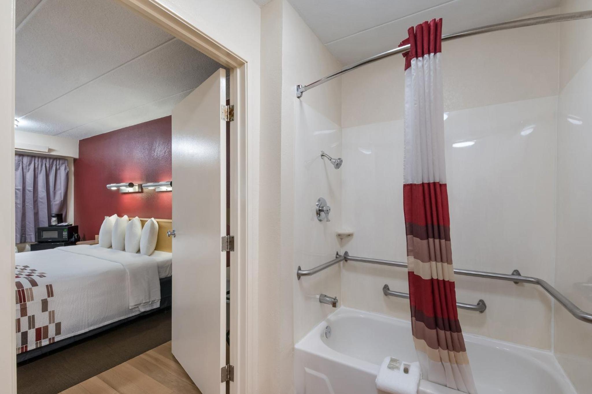 Deluxe King Room Disability Access Smoke Free