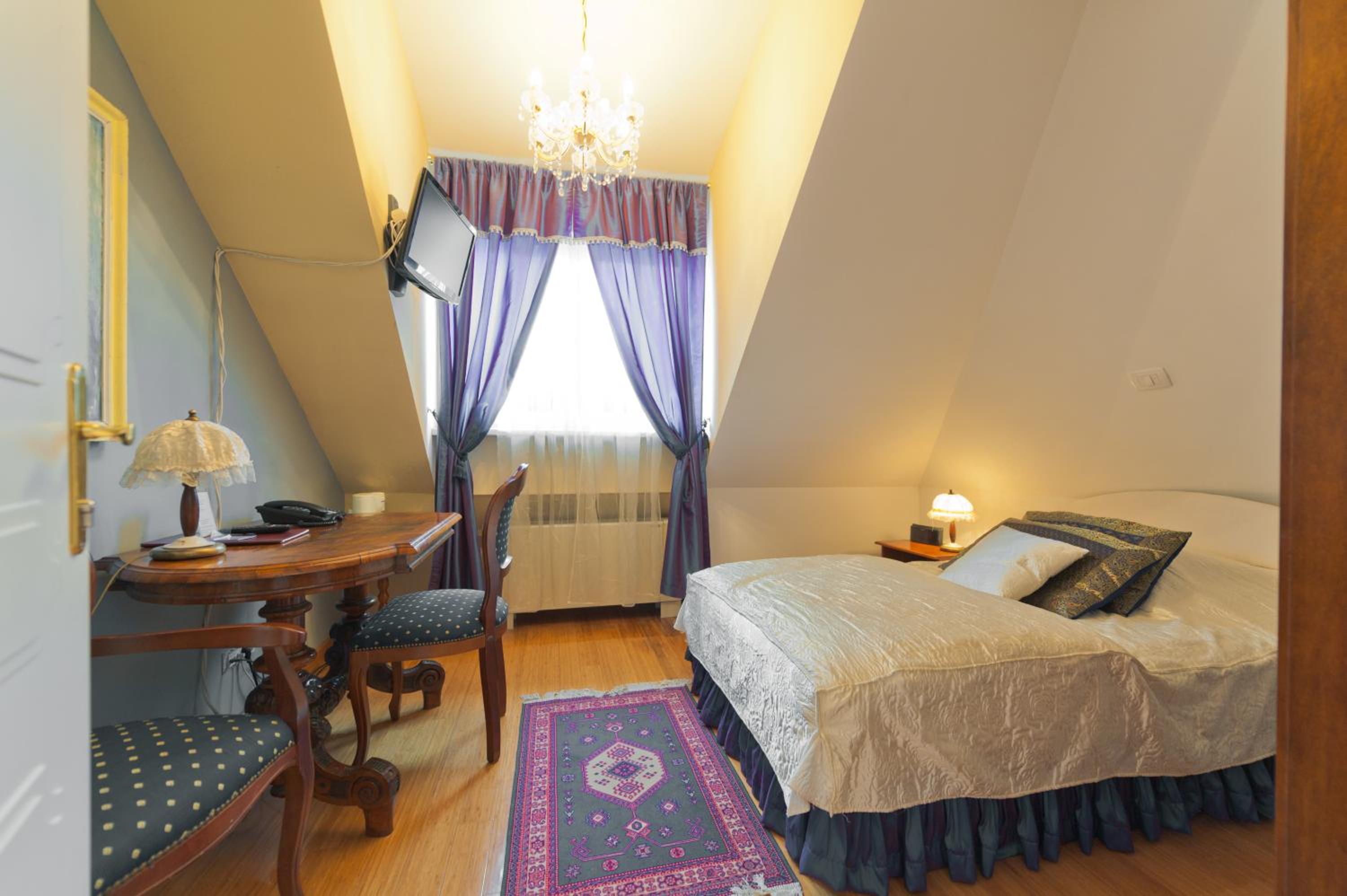 Single Room