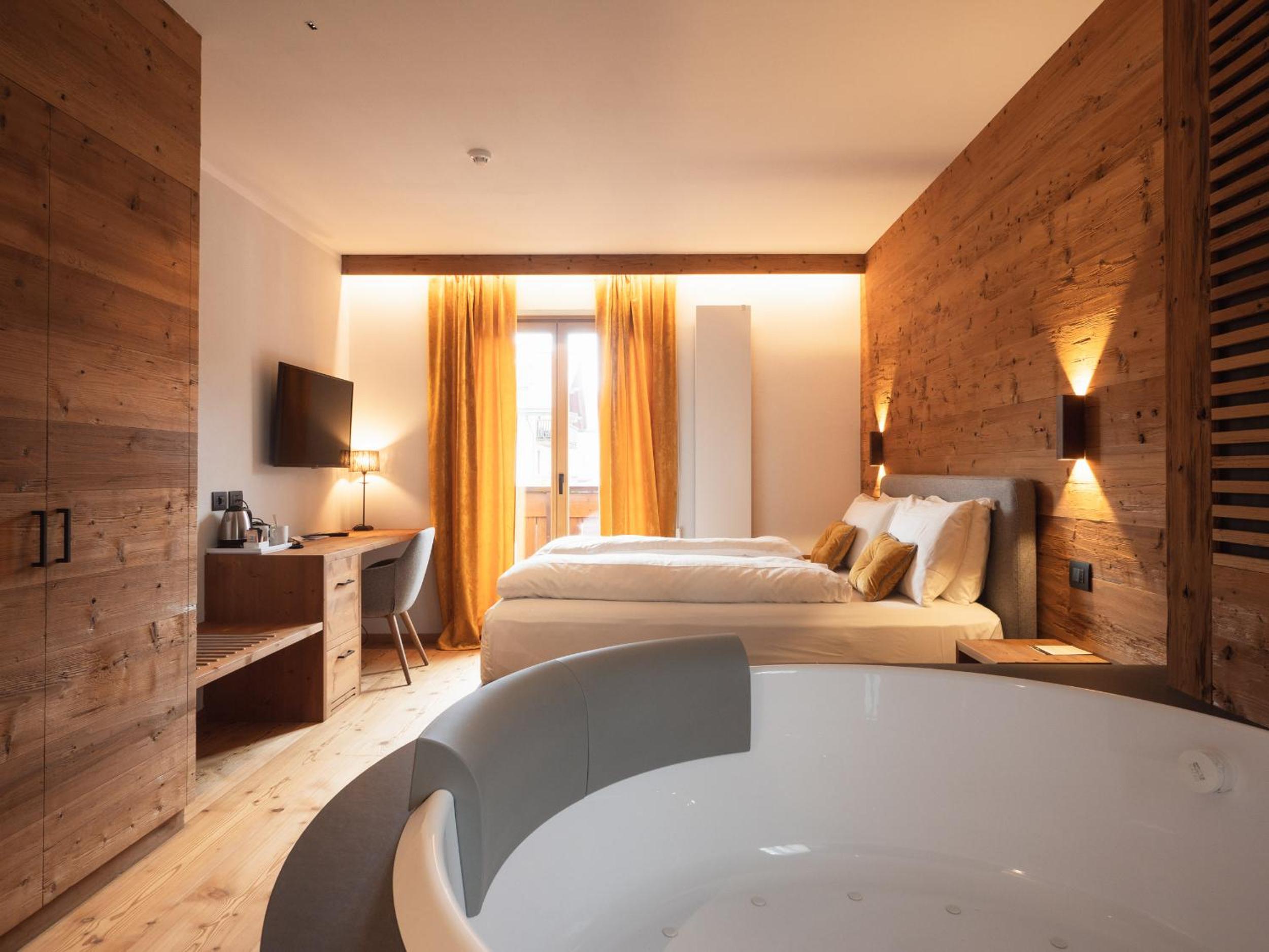 Suite with Spa Bath