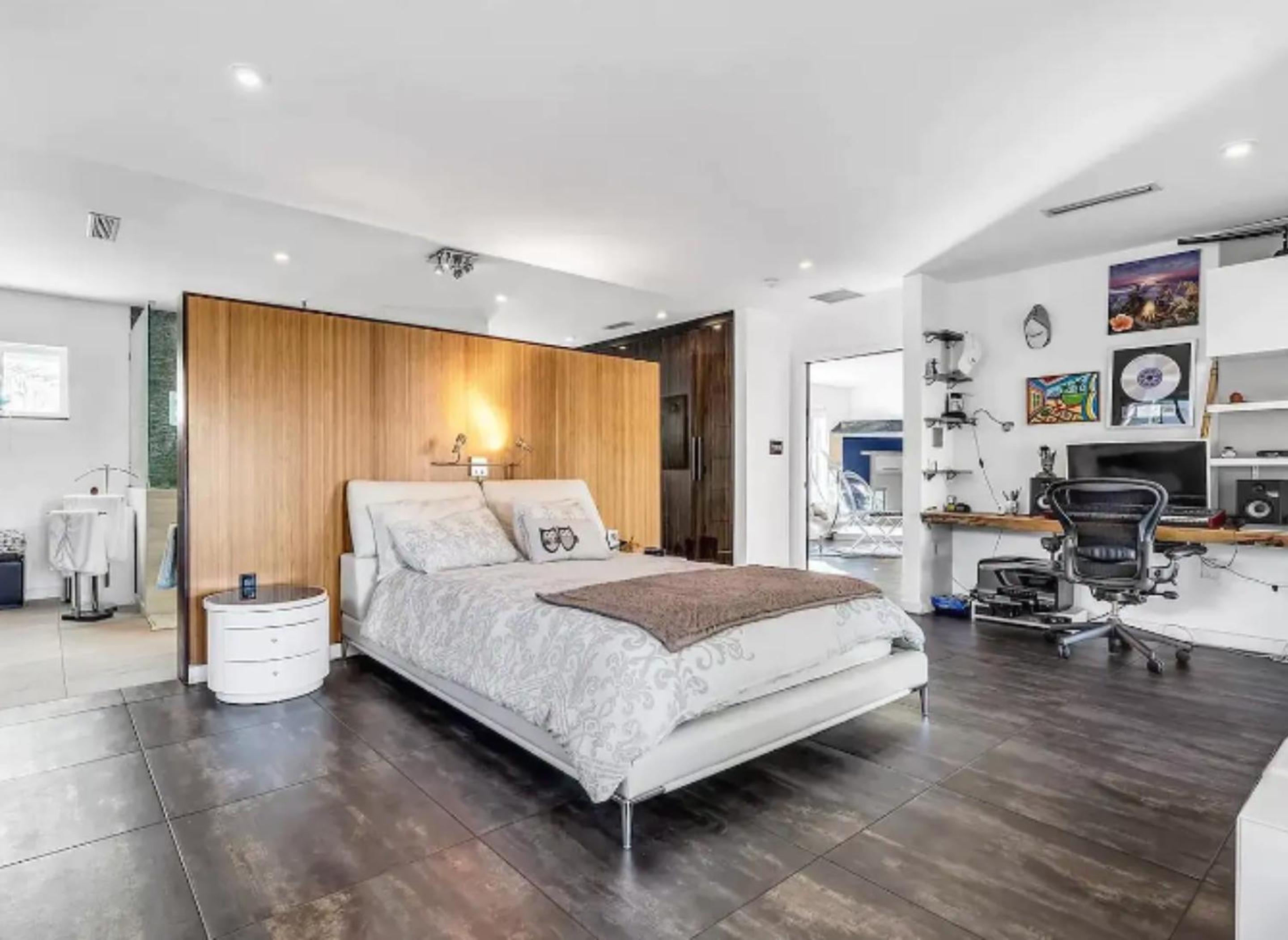 Two-Bedroom Apartment photo 1