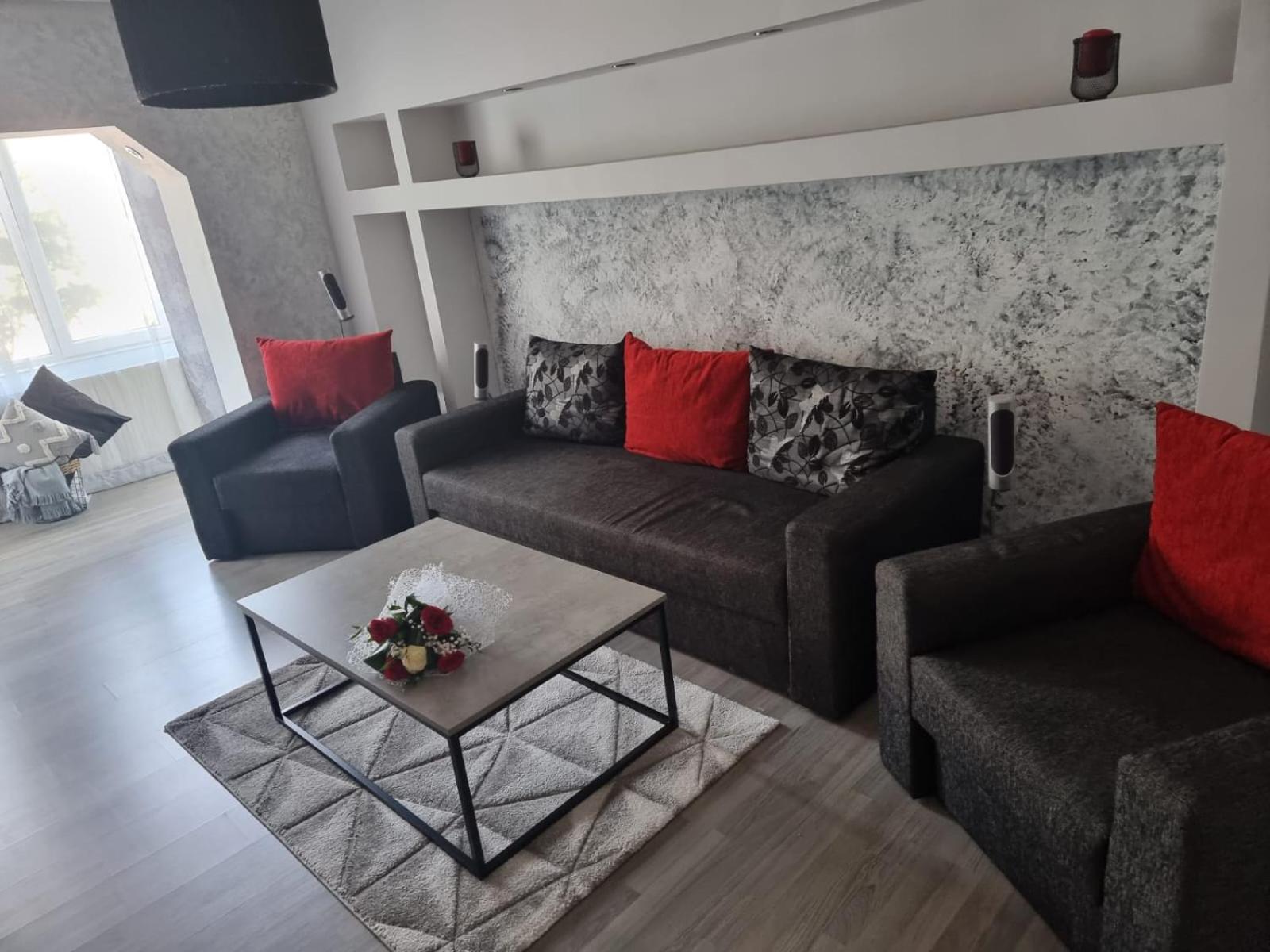 One-Bedroom Apartment - Photo 5