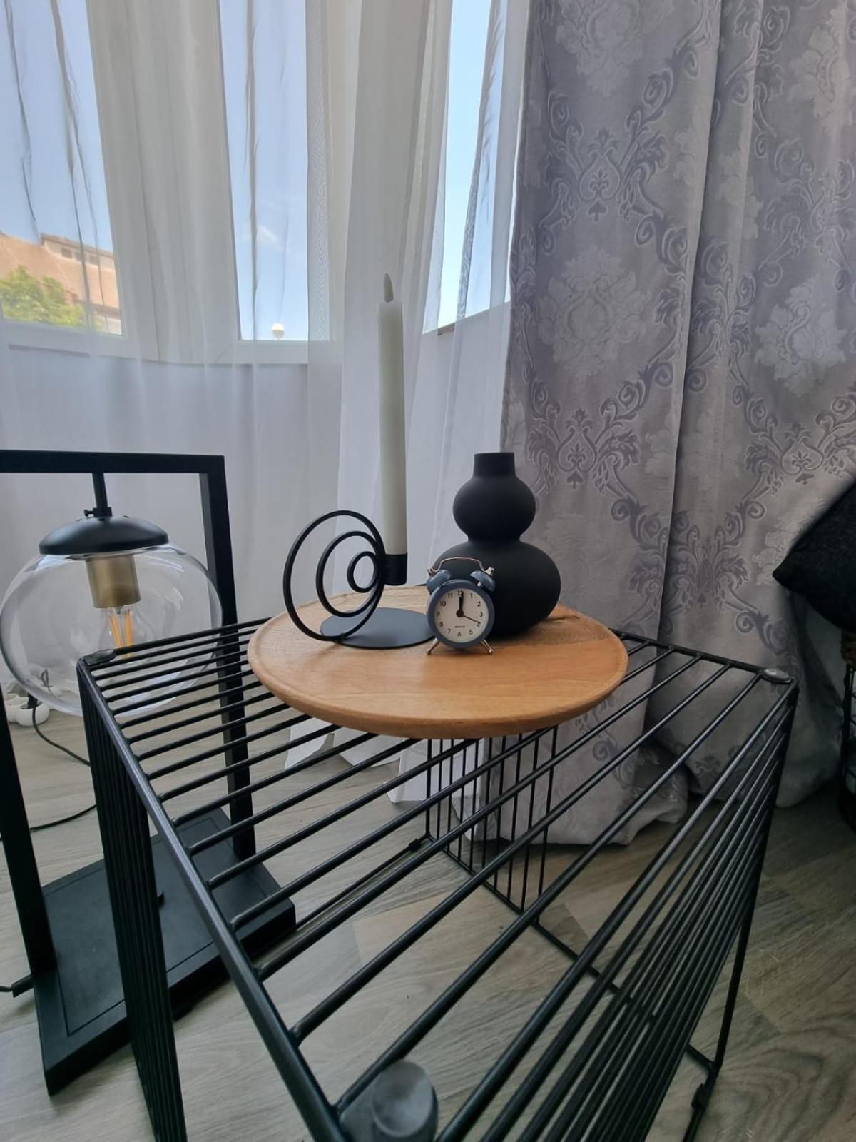 One-Bedroom Apartment - Photo 7