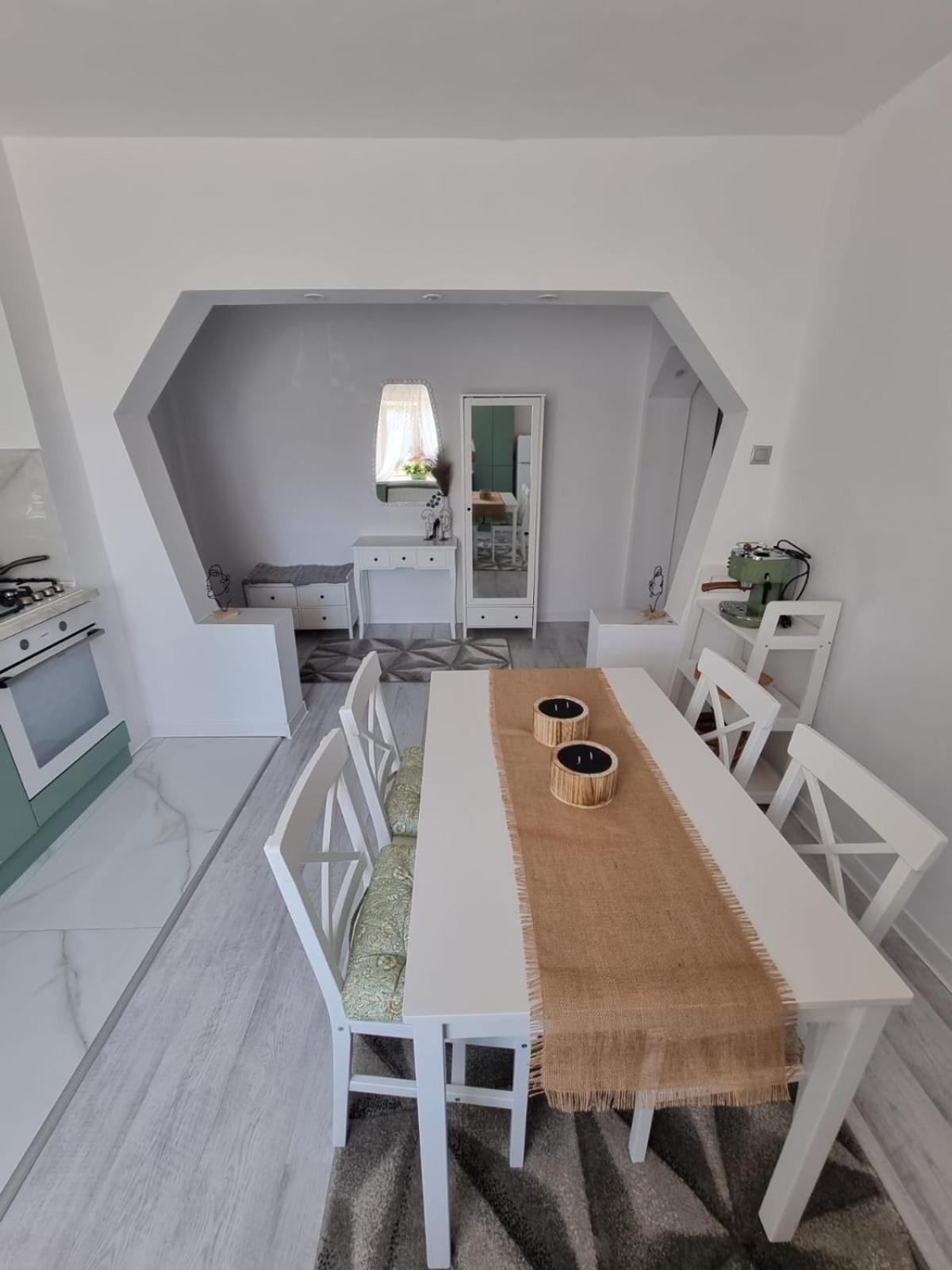 One-Bedroom Apartment - Photo 12