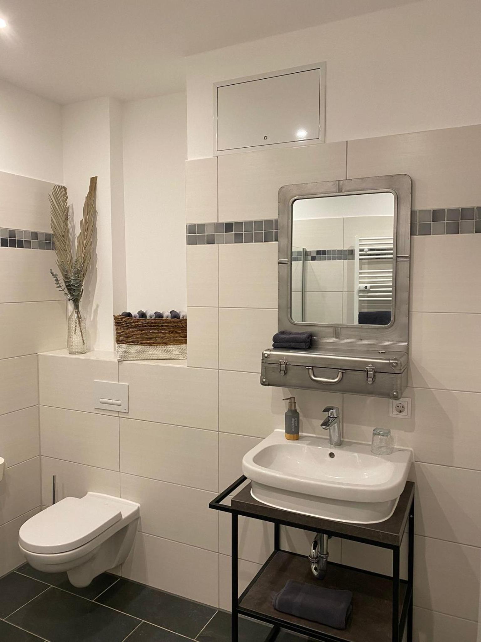 Small Double or Twin Room photo 3
