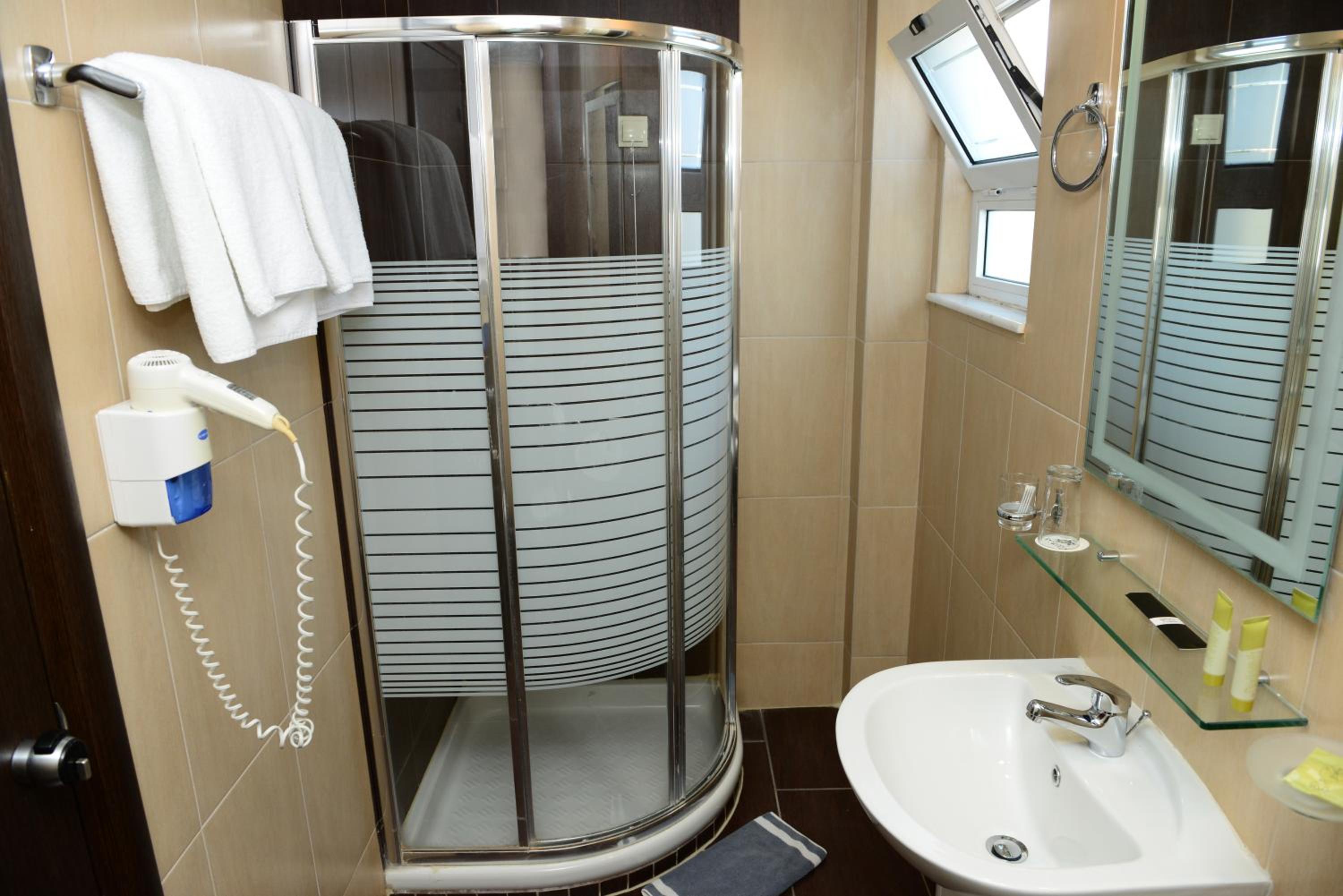 Double or Twin Room photo 3