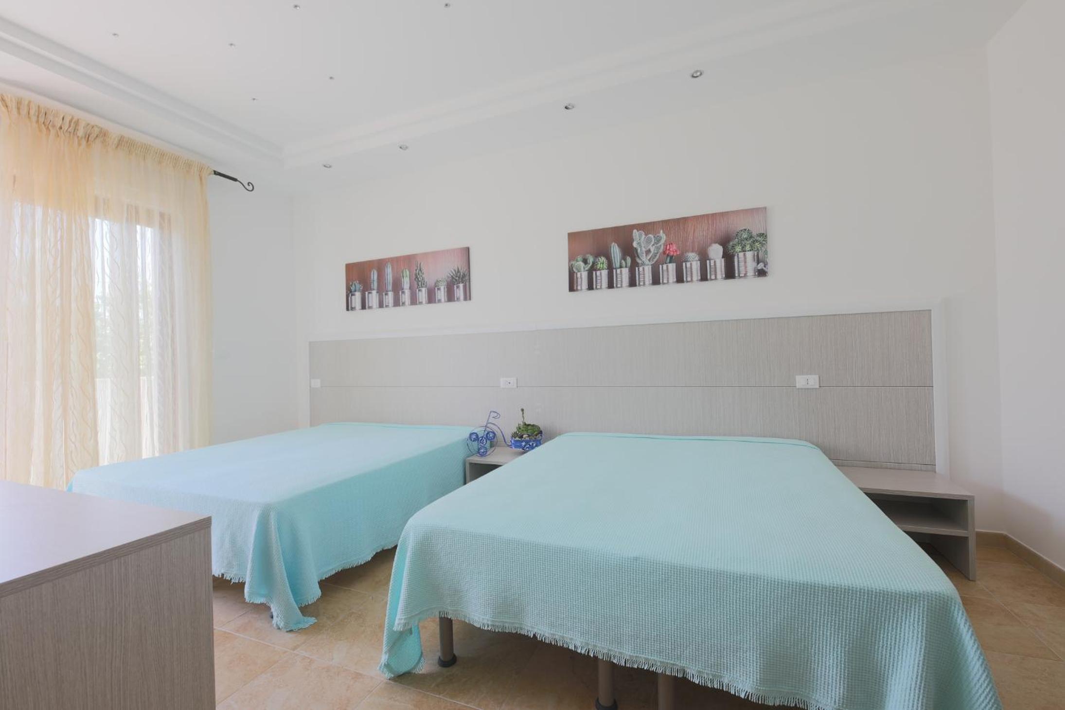 Deluxe Family Room - Photo 1
