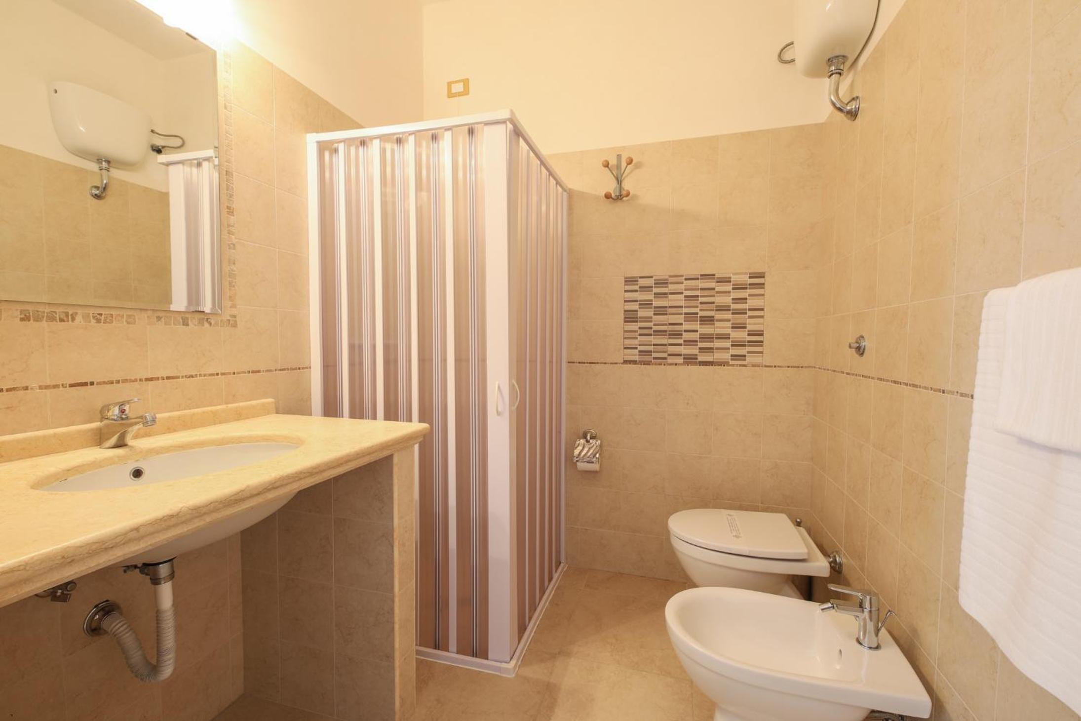 Deluxe Double Room - Photo 3