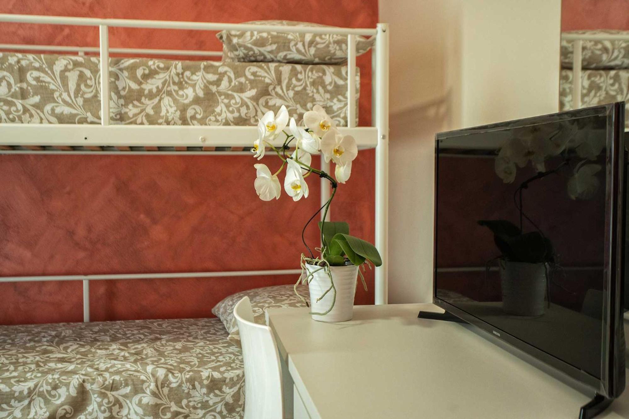 Family Room with Balcony photo 3