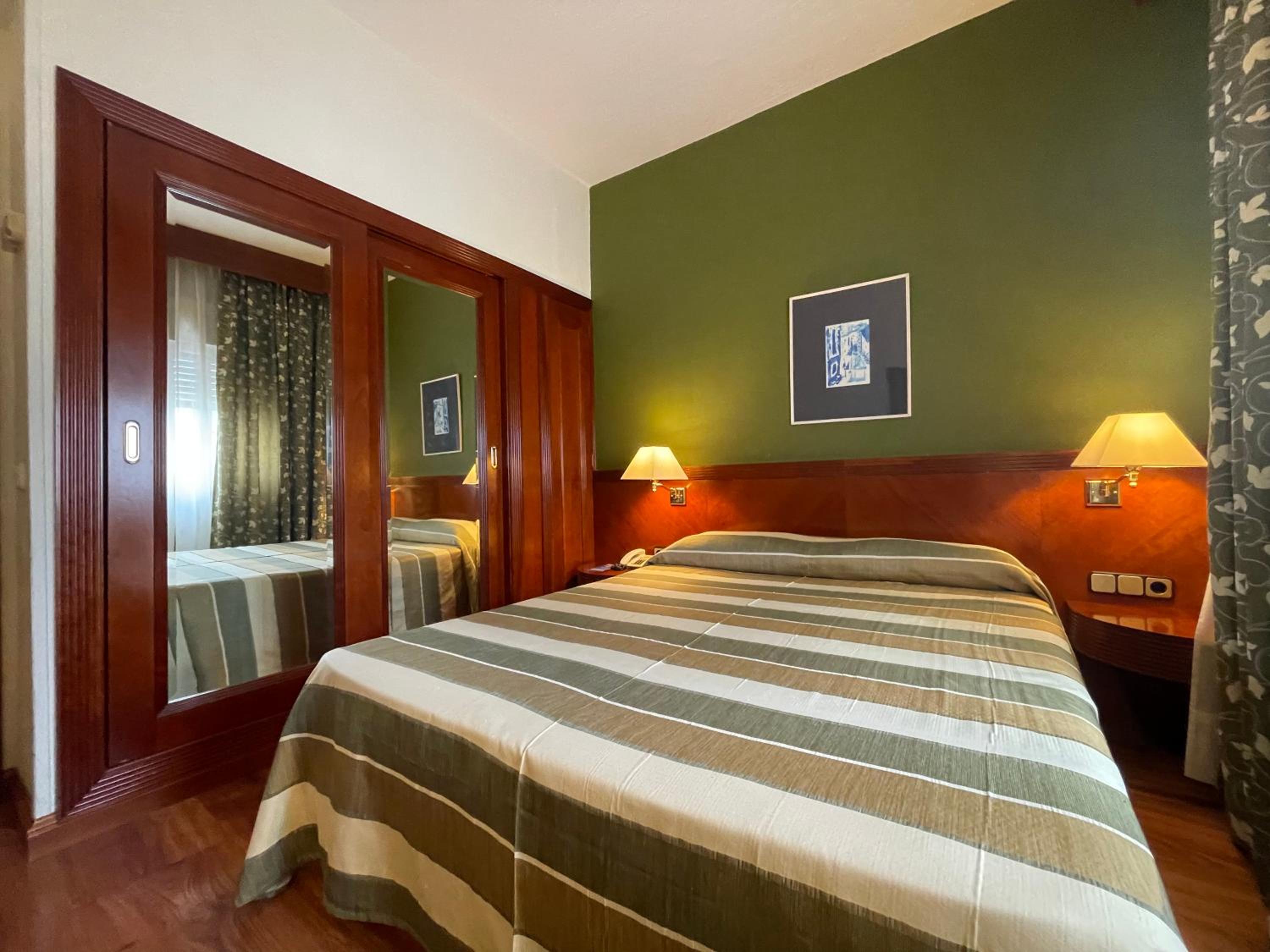 Single Room - Photo 2