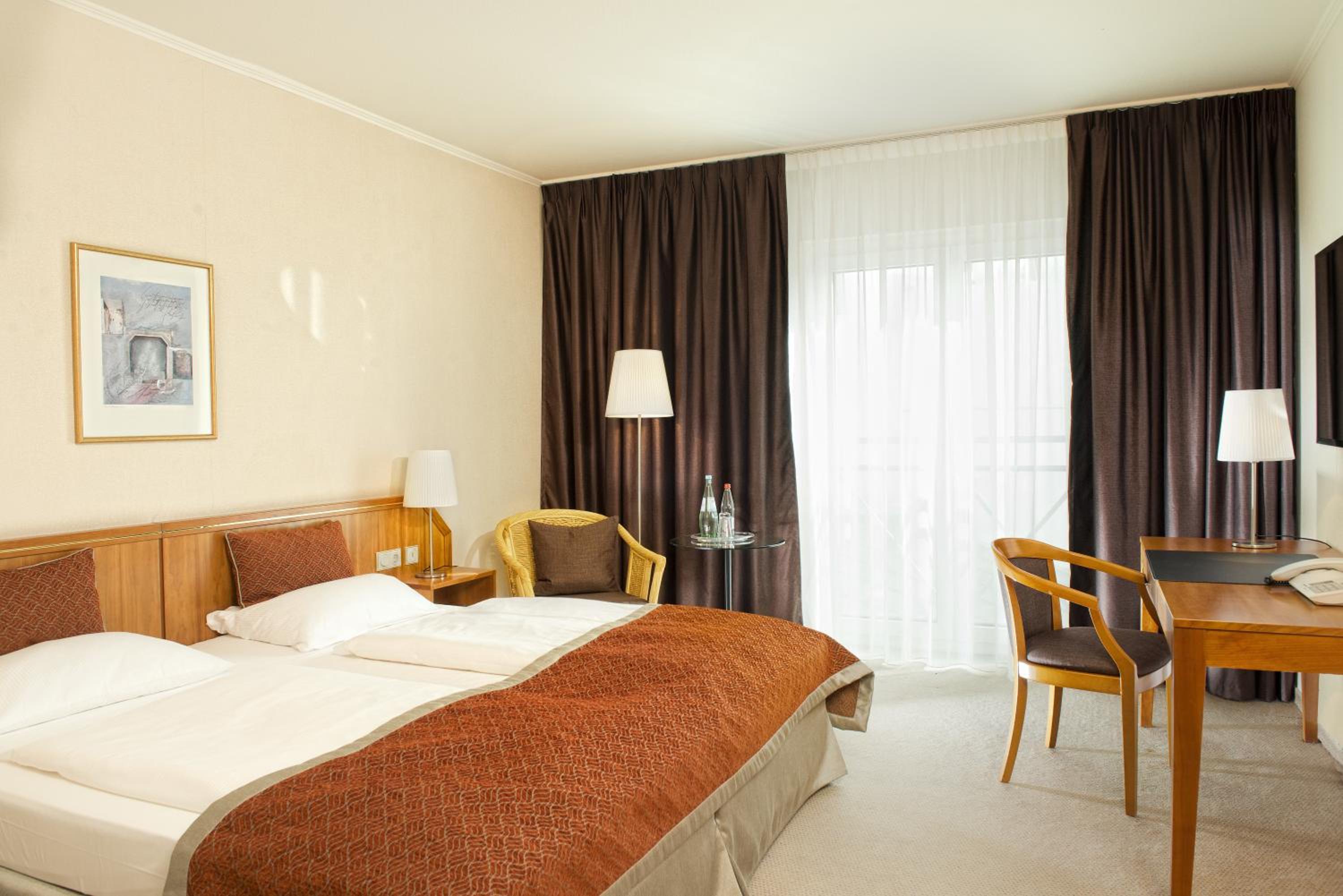 Double Room Fair photo 2
