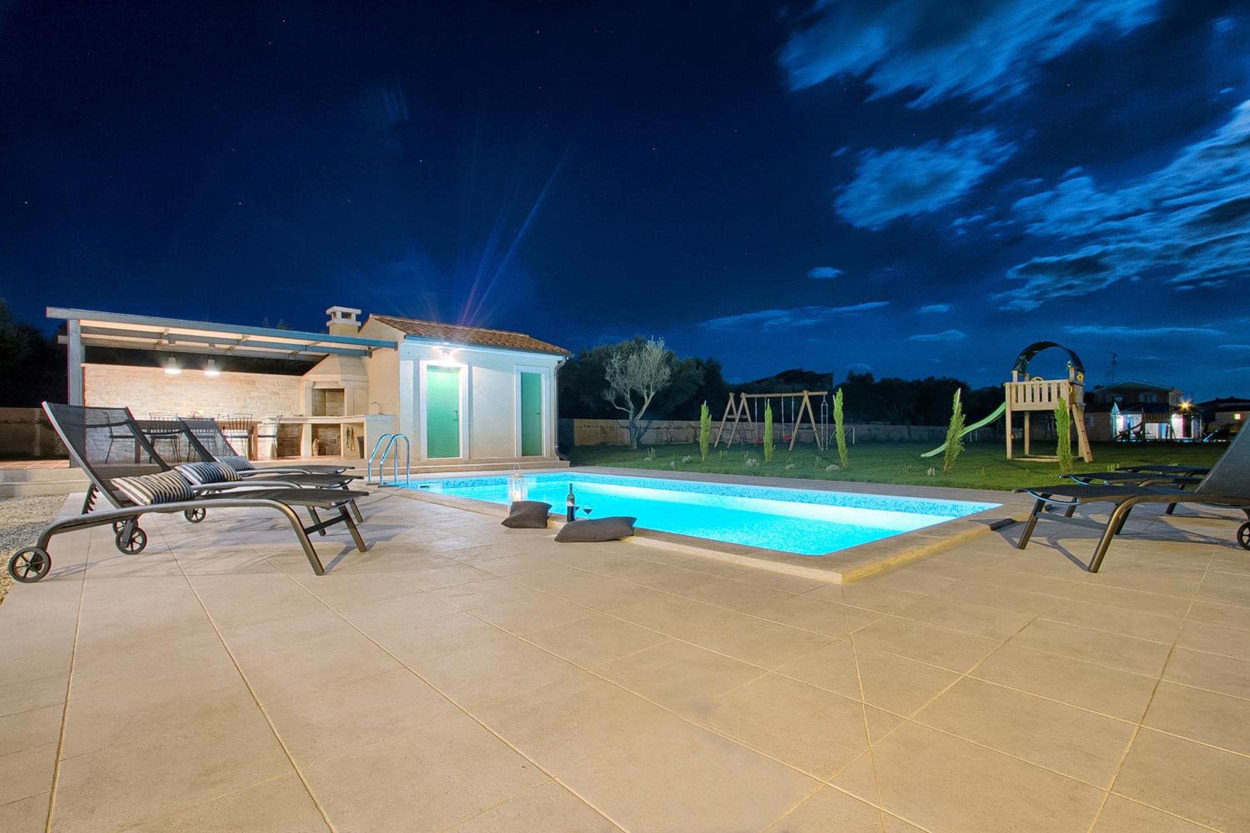 Four-Bedroom Villa with Private Pool photo 3