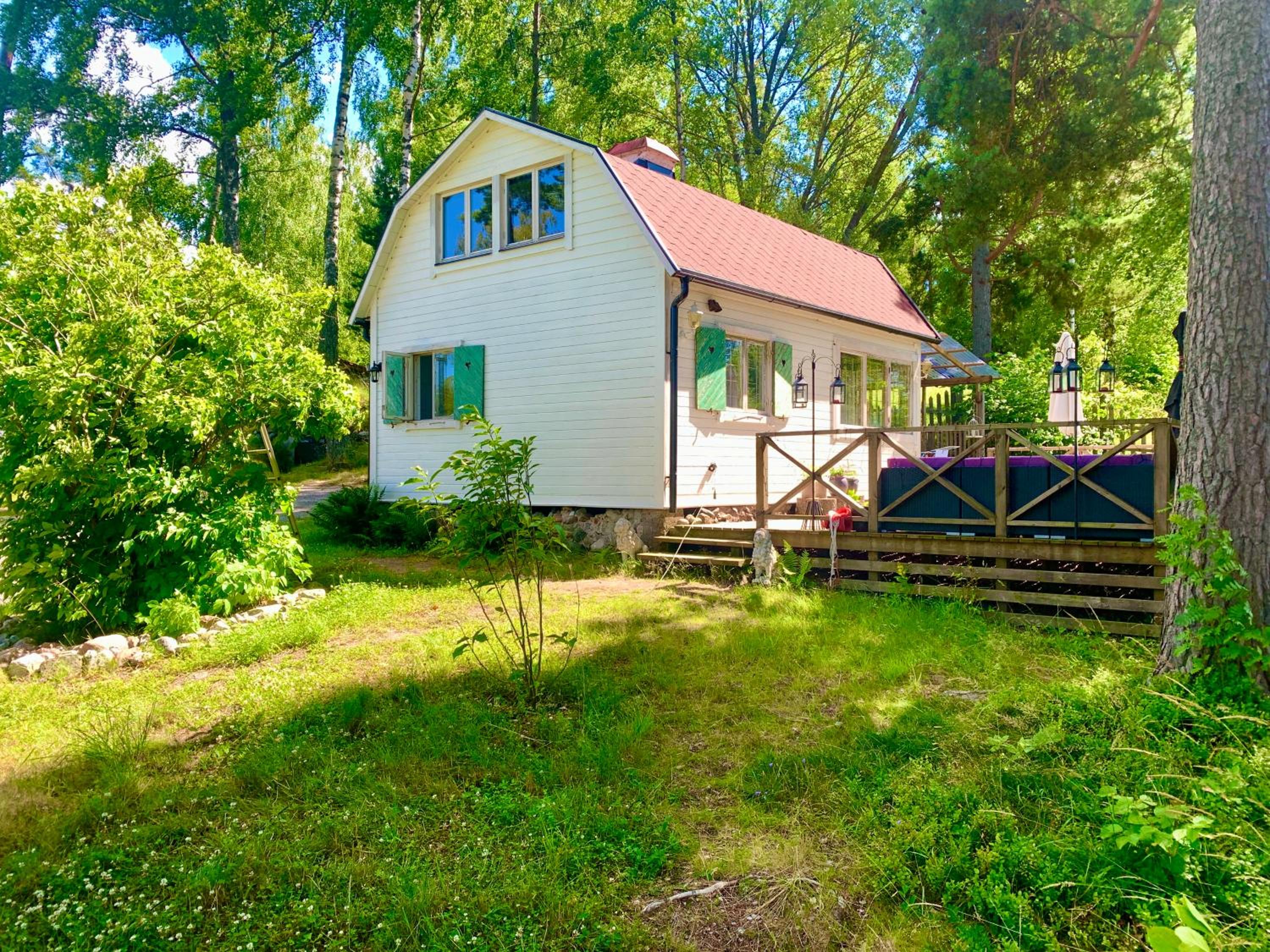 One-Bedroom House - Photo 2