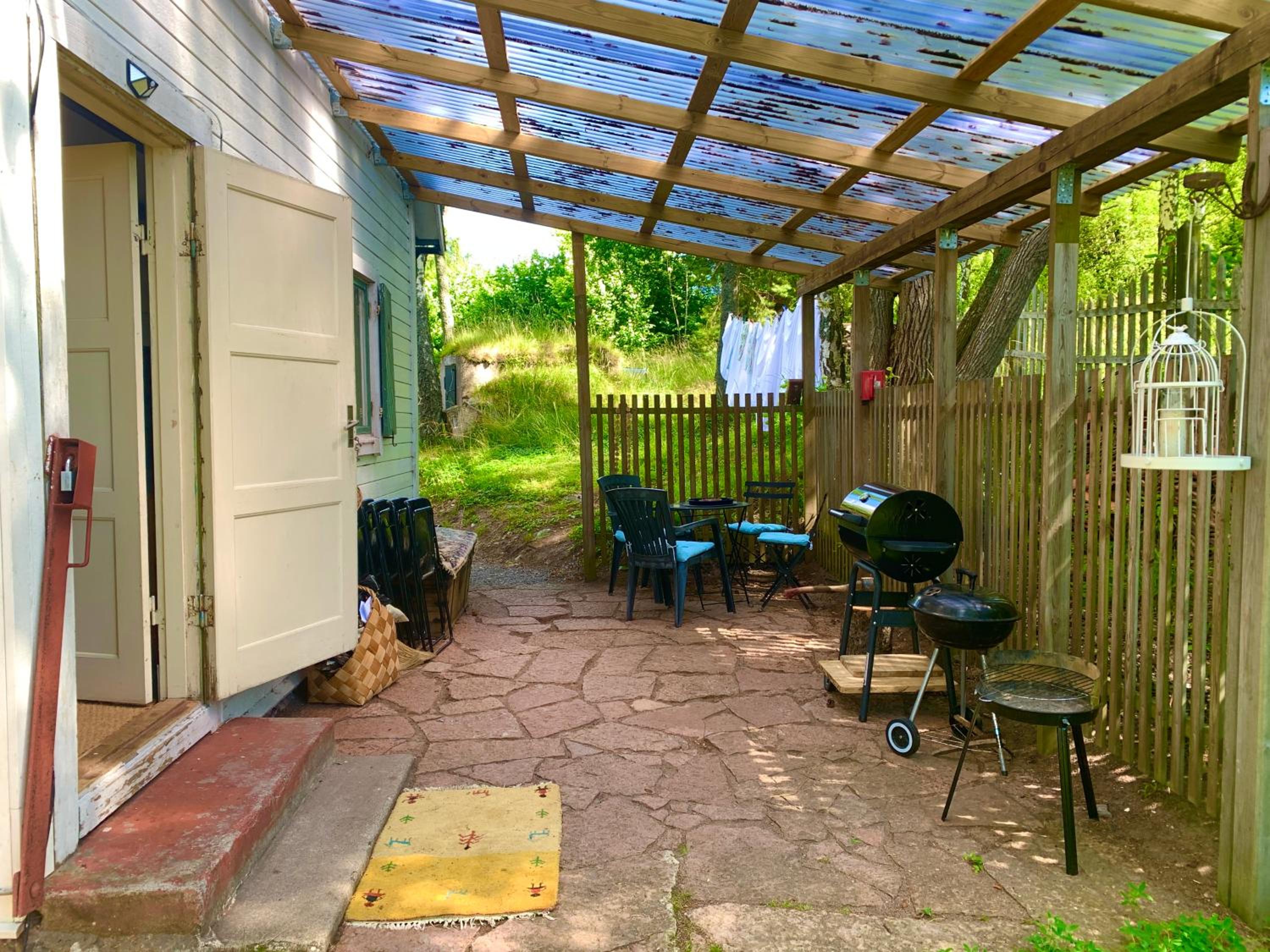One-Bedroom House - Photo 11