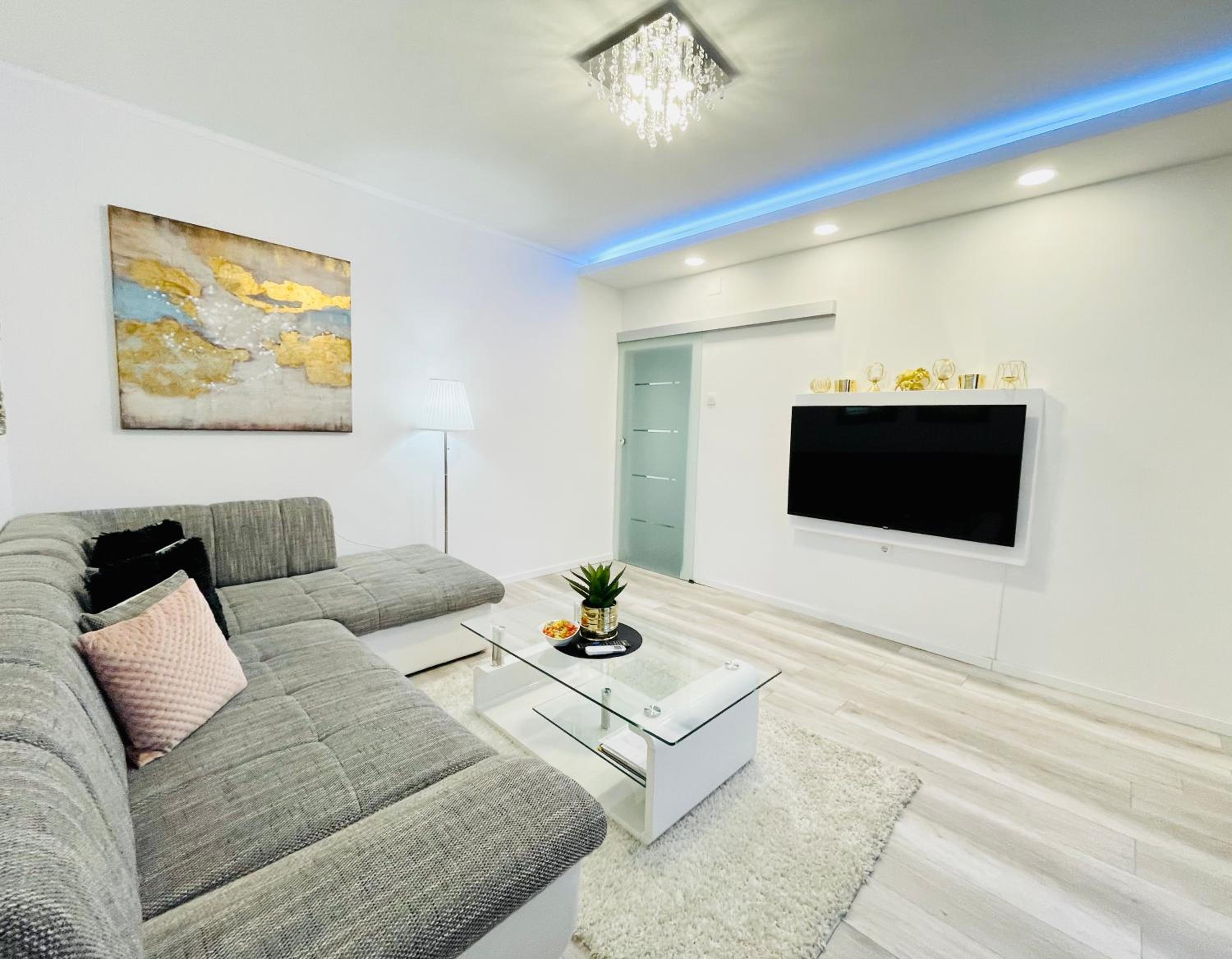 One-Bedroom Apartment - Photo 9