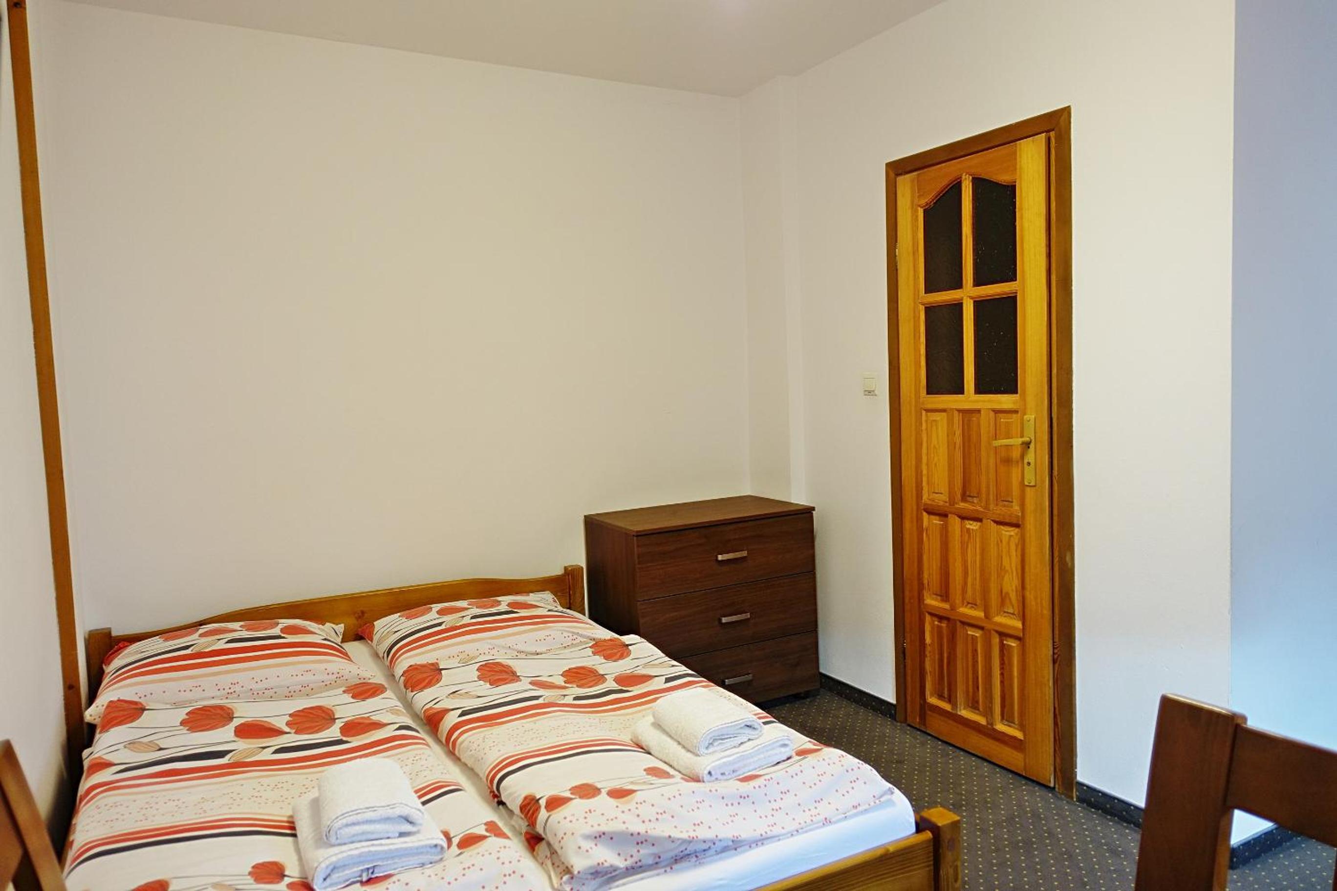 Quadruple Room with Balcony - Photo 7
