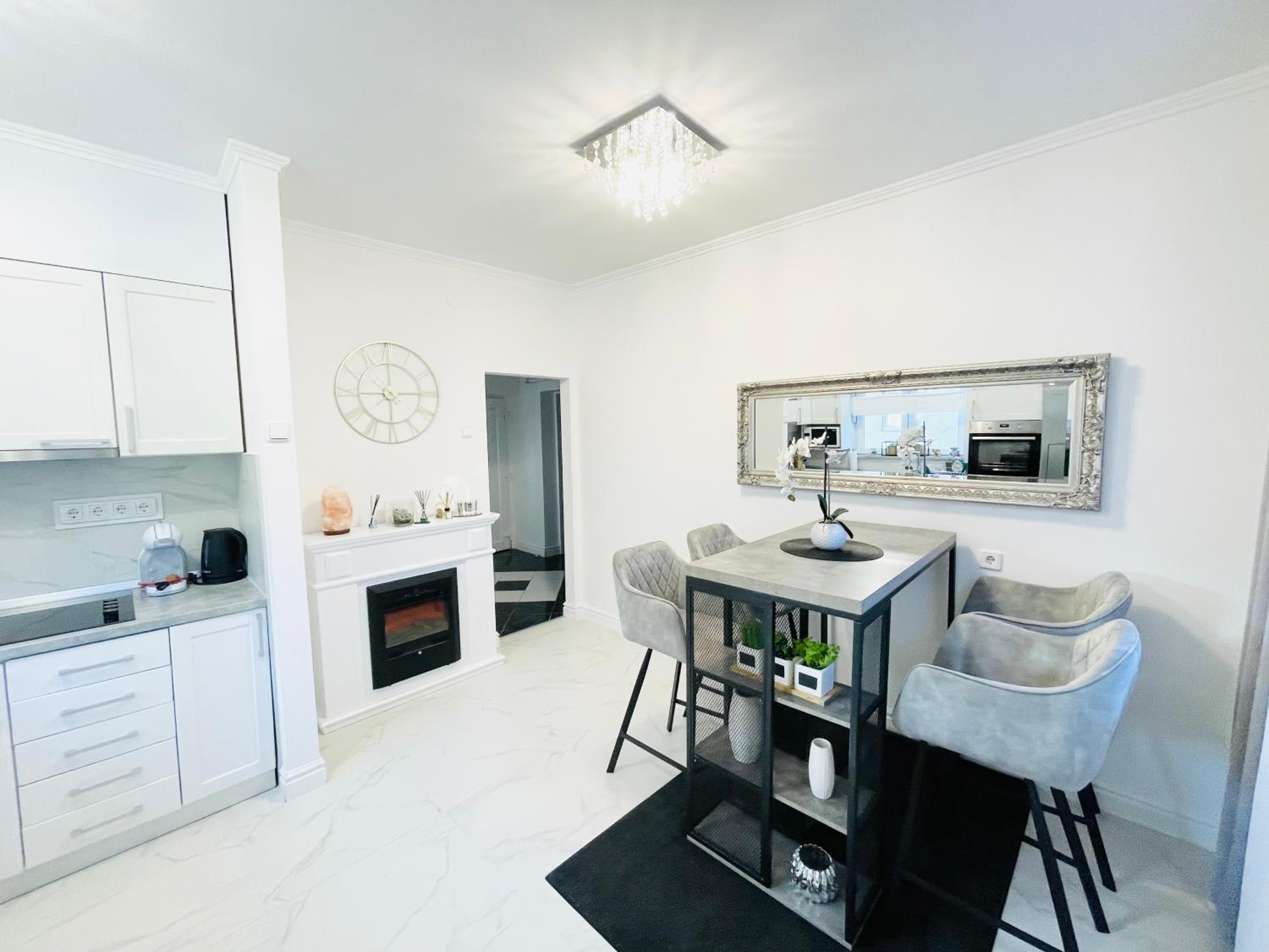 One-Bedroom Apartment - Photo 38