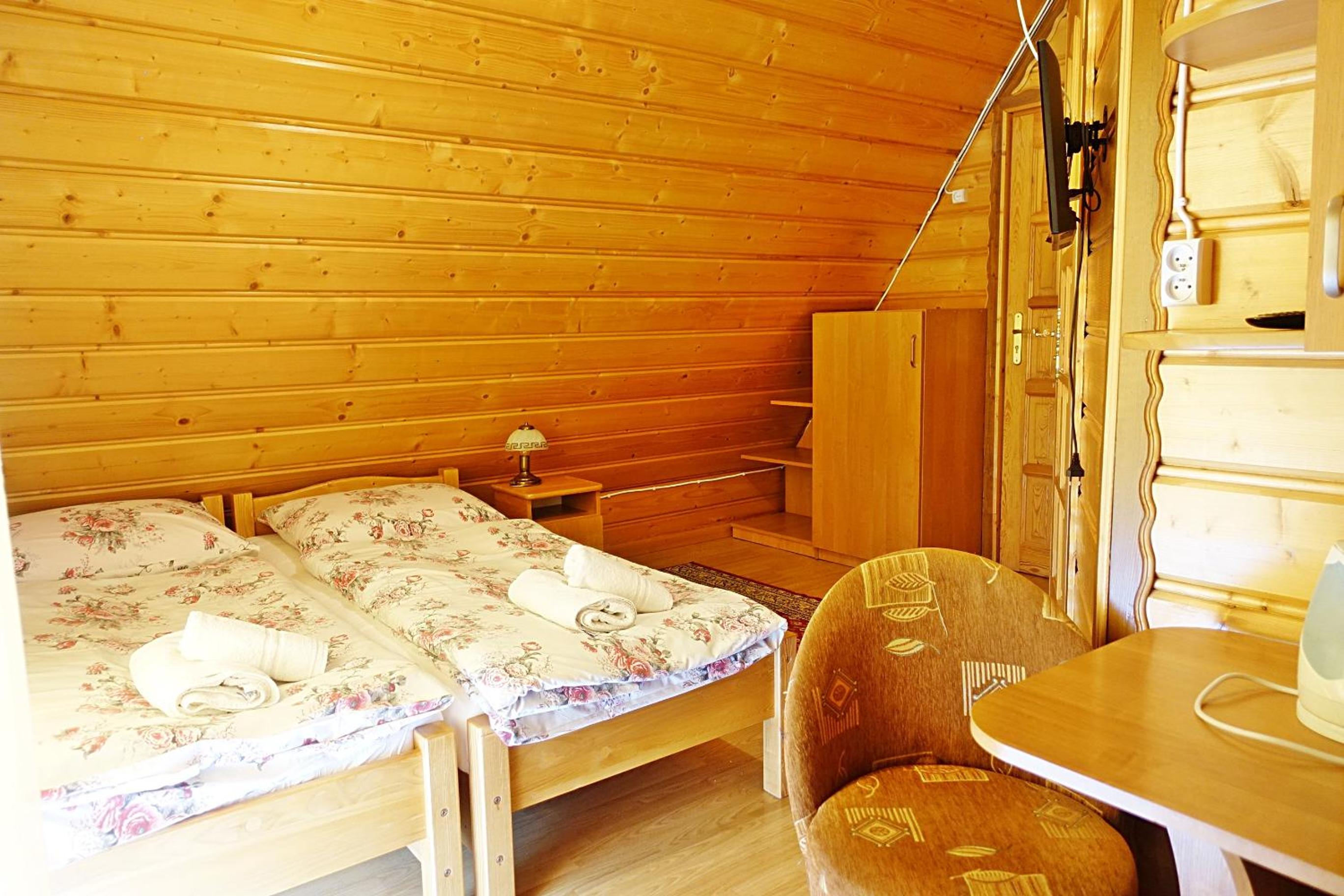 Twin Room with Balcony - Photo 4