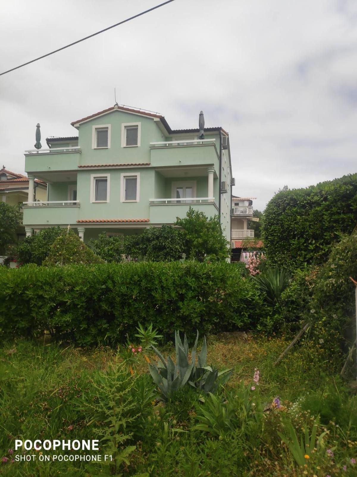 Deluxe Studio with Balcony photo 2